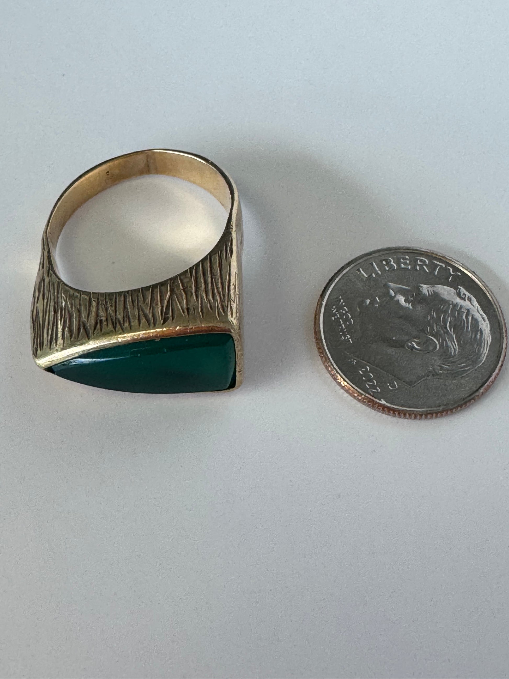 Estate modernist 14K gold abstract jade ring mid century angular brutalist design textured finish
