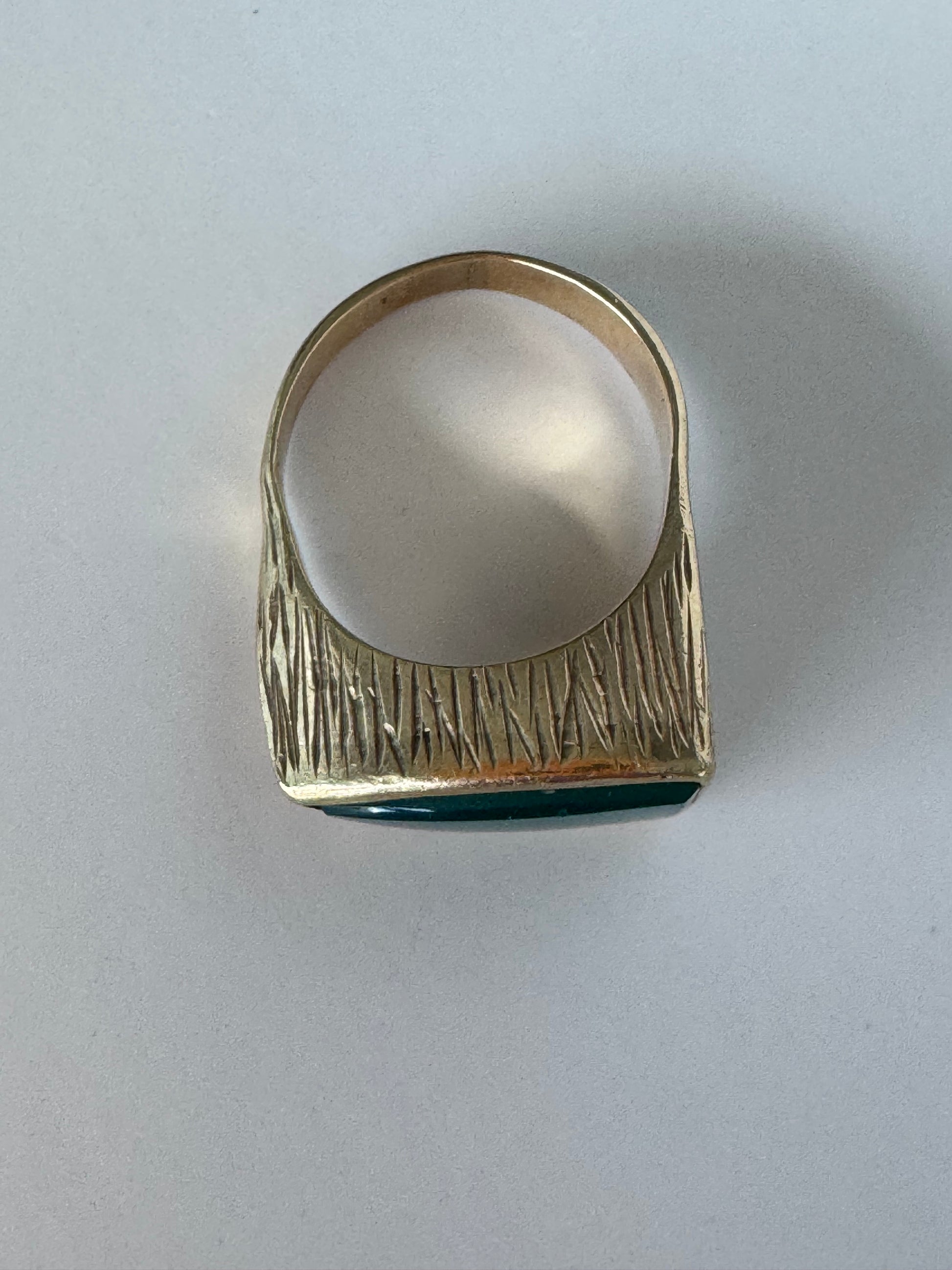 Estate modernist 14K gold abstract jade ring mid century angular brutalist design textured finish
