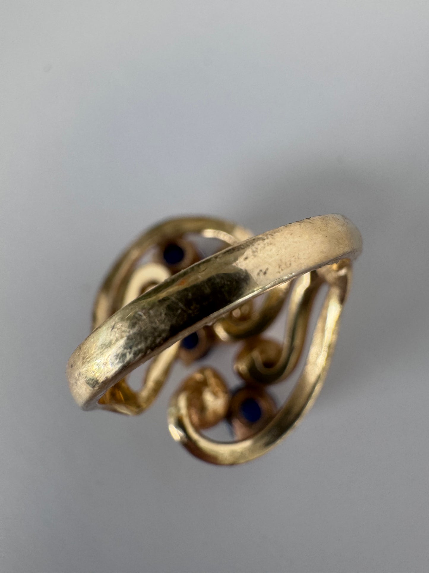 Estate 1970s Organic 14K Gold Sapphire Cabochon Ring Sculptural Flowing Design