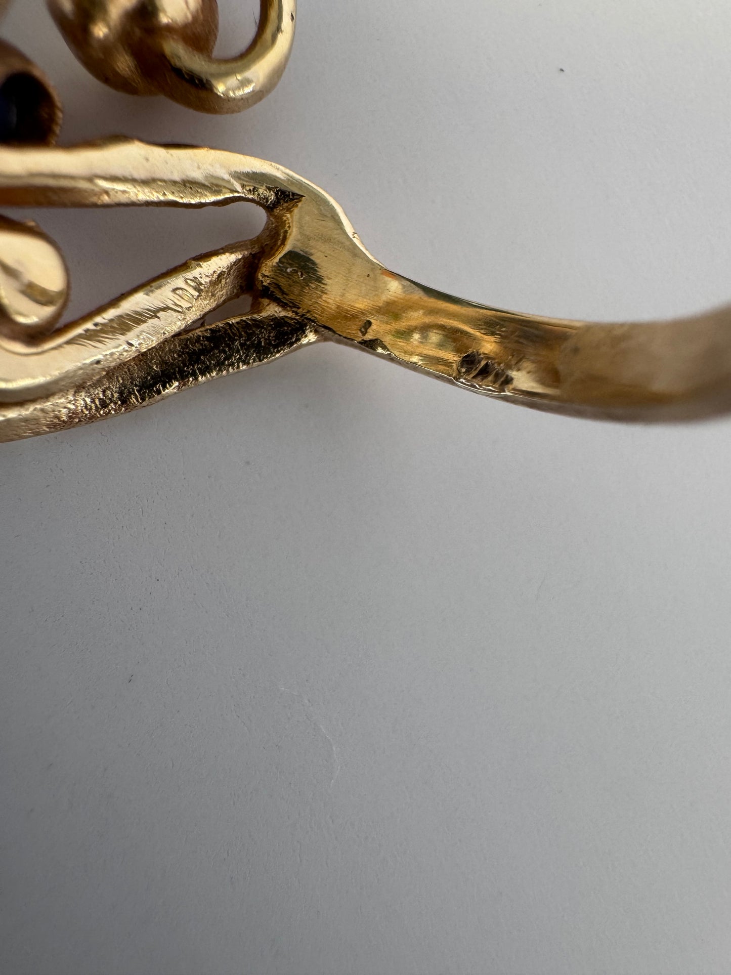 Estate 1970s Organic 14K Gold Sapphire Cabochon Ring Sculptural Flowing Design