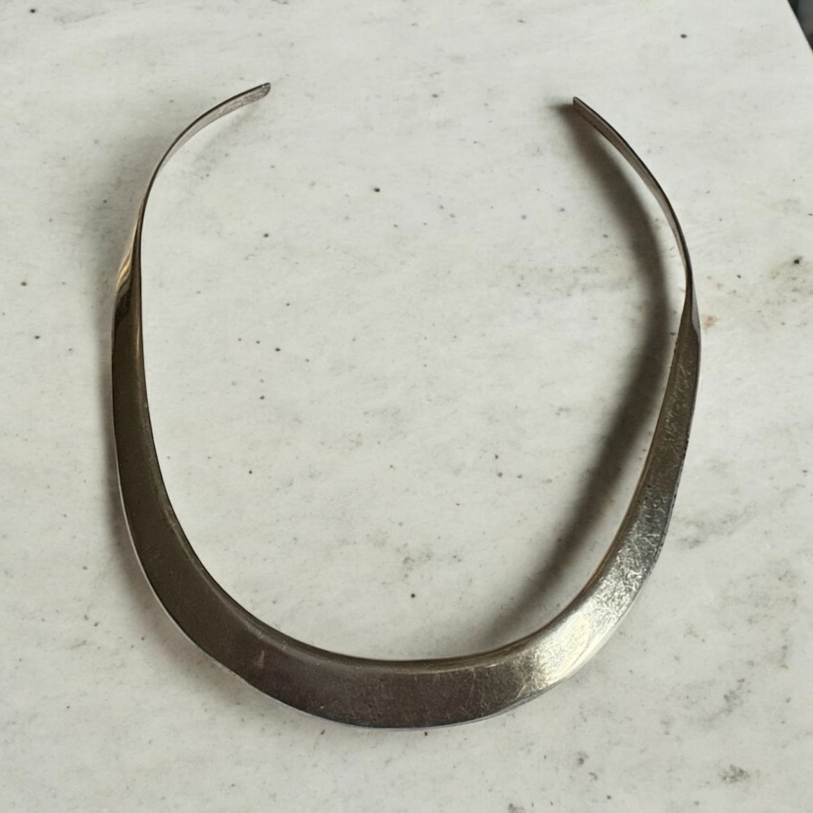 Sleek Vintage Mexican Sterling Silver Collar Necklace - 38g of Gleaming Style