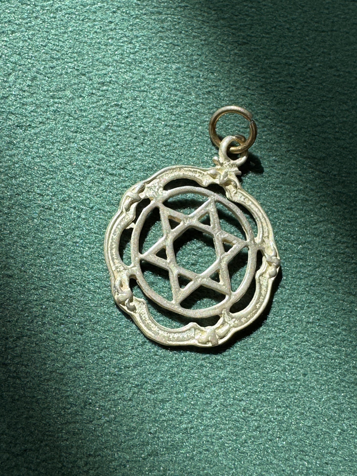 Vintage Sterling Silver Open Cutwork Star of David Circular Frame Pendant Judaica Pendant