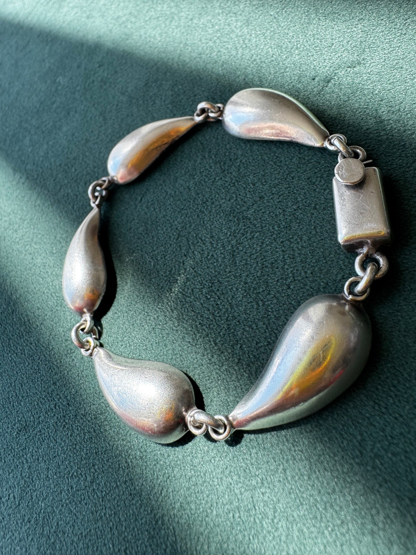 Vintage Mexican Sterling Silver Puffy Teardrop Link Bracelet Modernist 8 Inch Statement Bracelet