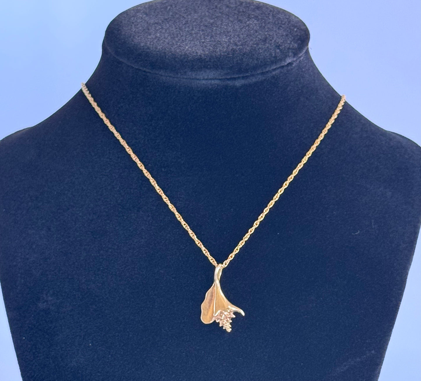 Estate Vintage 14K Gold Conch Shell Pendant - 3D Sculptural Seashell Design