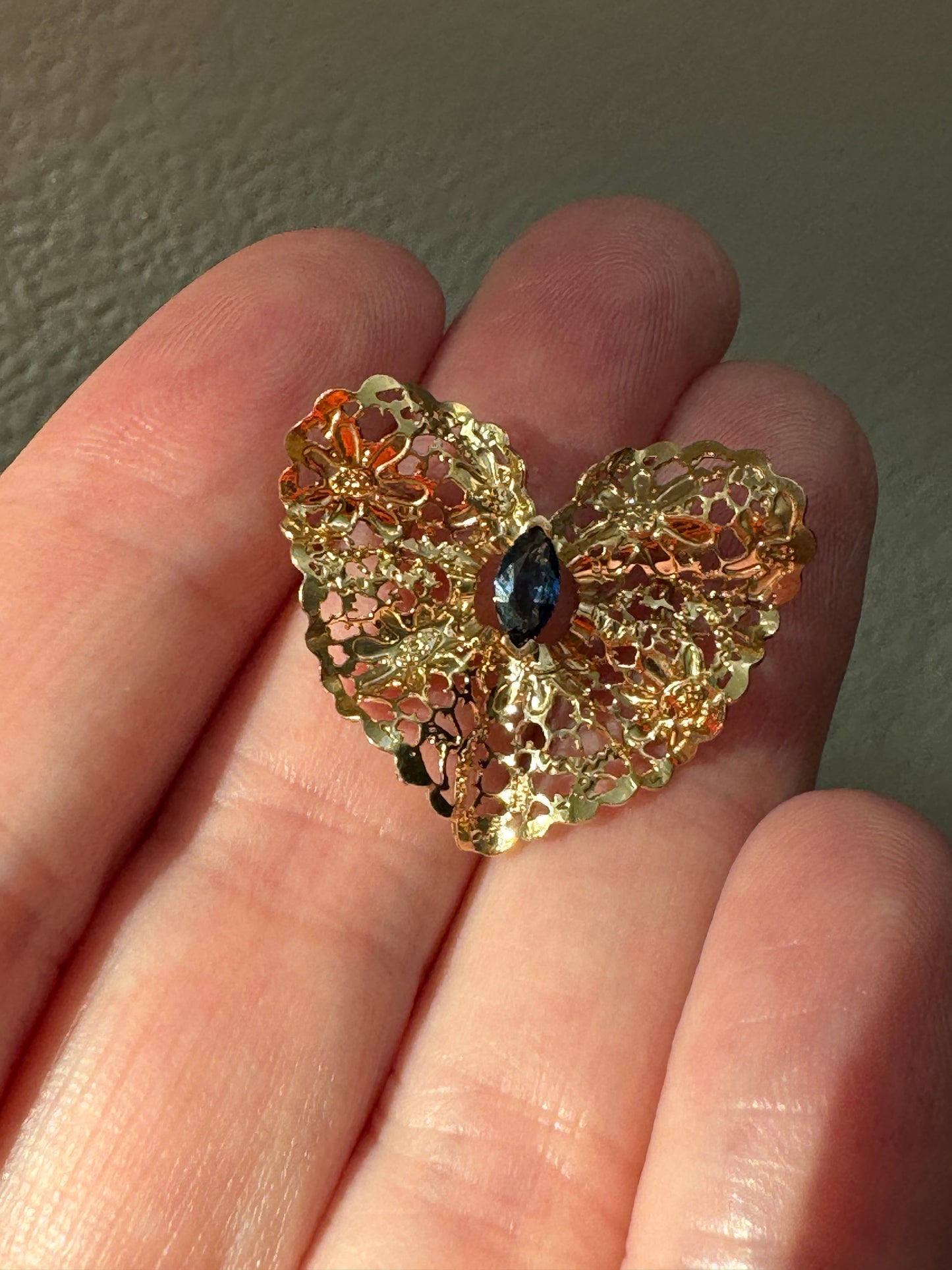 Estate Vintage 1980s 14K Gold Sapphire Heart Slide Pendant - Pierced Filigree Design