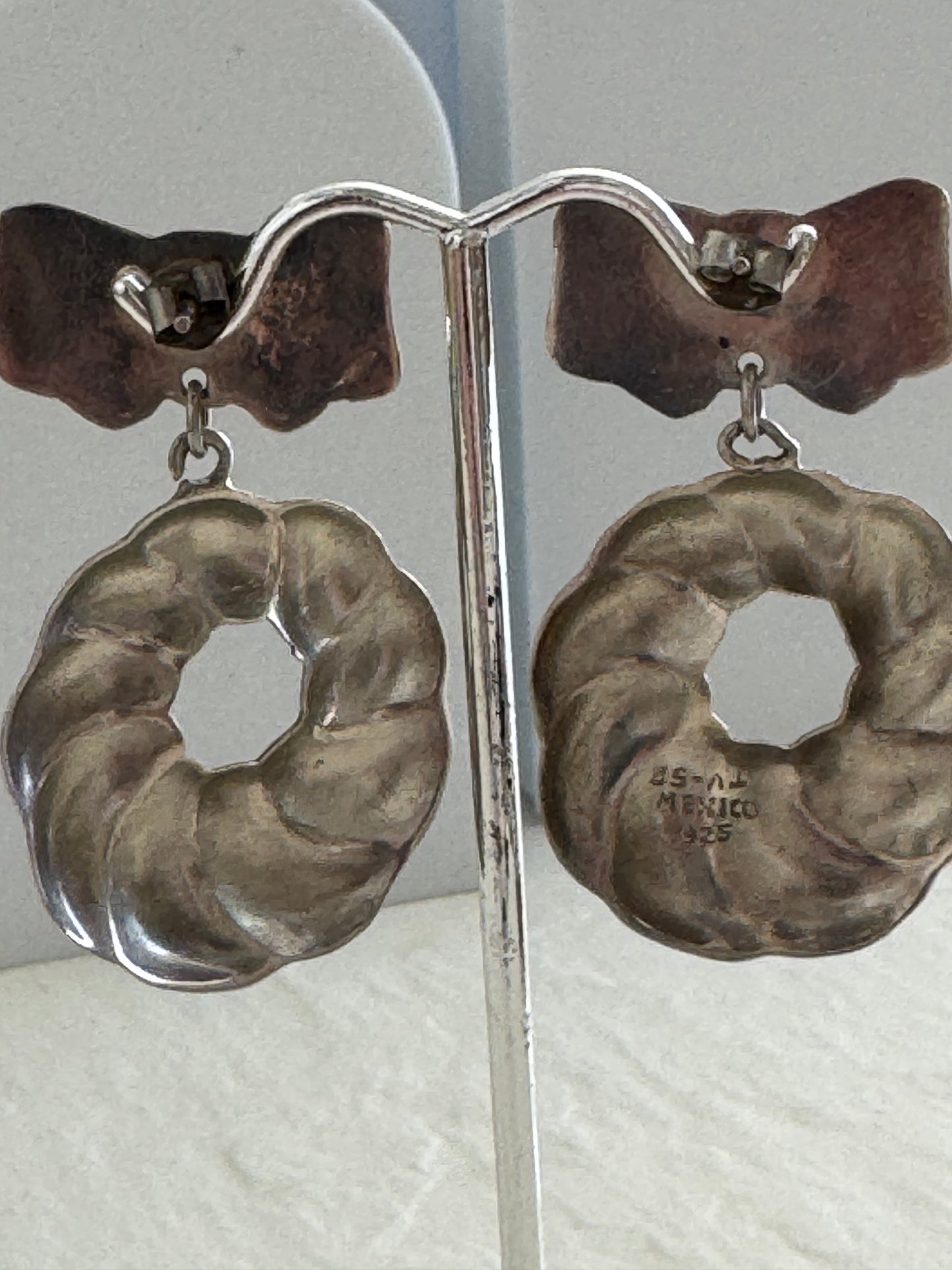 Estate Vintage Mexican Sterling Silver Bow Shrimp Hoop Earrings TV-52 Marked 925 Mexico