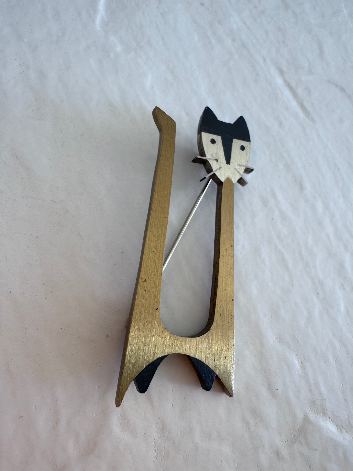 Vintage Mexican Metales modernist cat brooch with geometric design and Hecho En Mexico hallmarks, approximately 2 1/8 inches