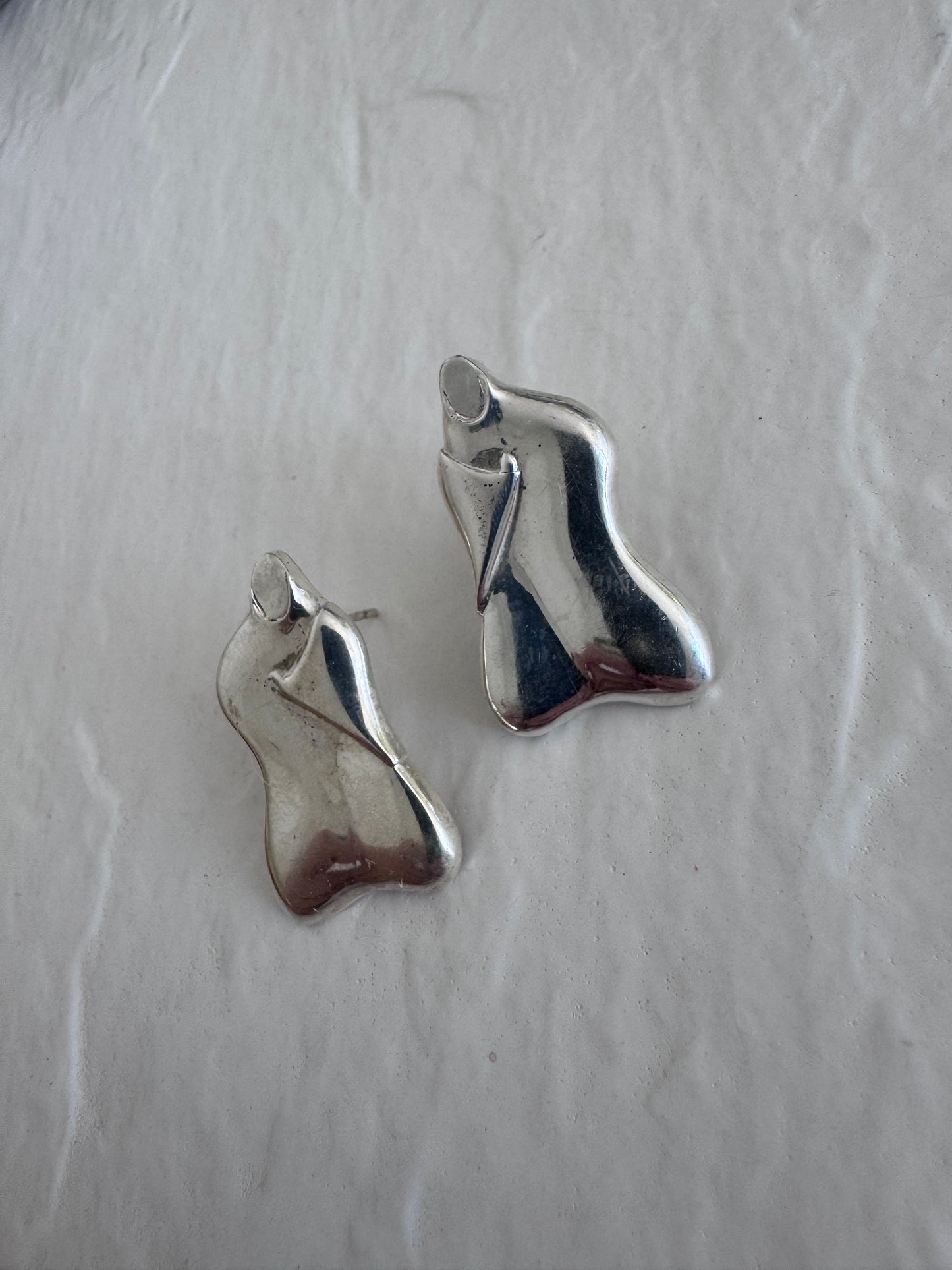 Estate vintage 1970s GETCO Inc sterling silver modernist female figure goddess drop earrings stylized design