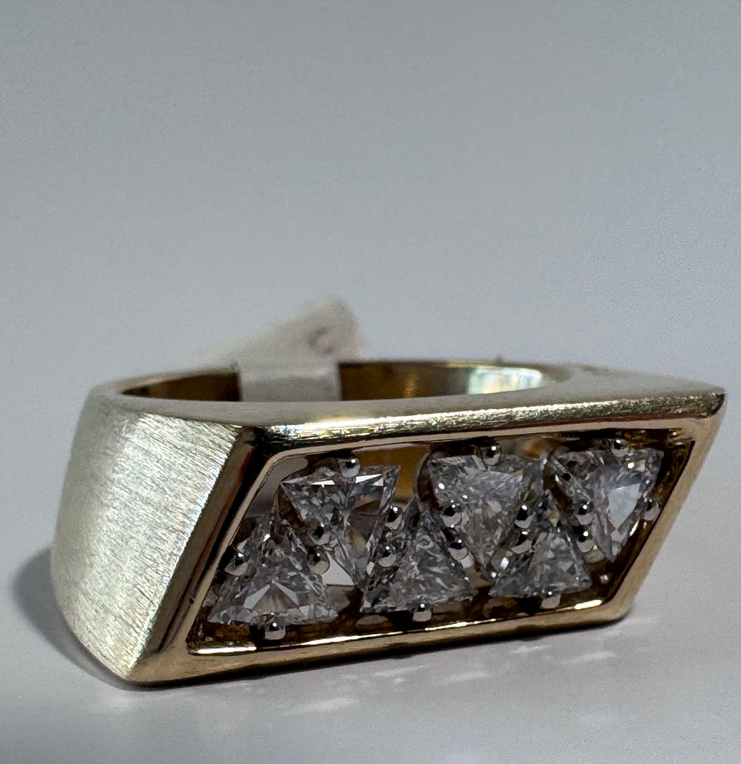 Bold Estate 14K Gold 1950s Diamond Band Ring Trilliant Cut
