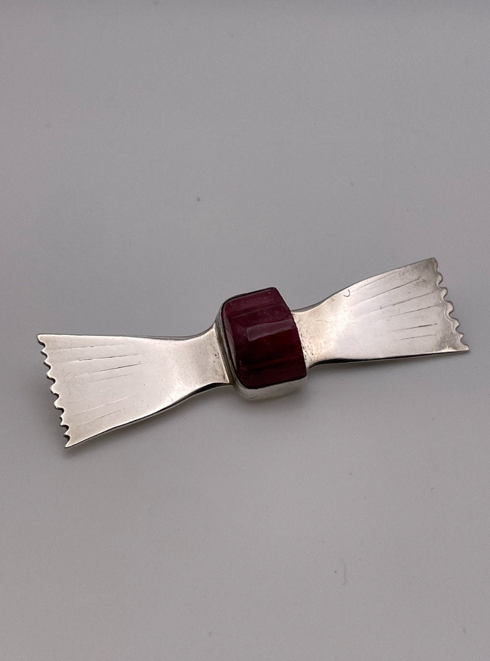 Vintage Sterling Silver Bow Pin with Gem Slice
