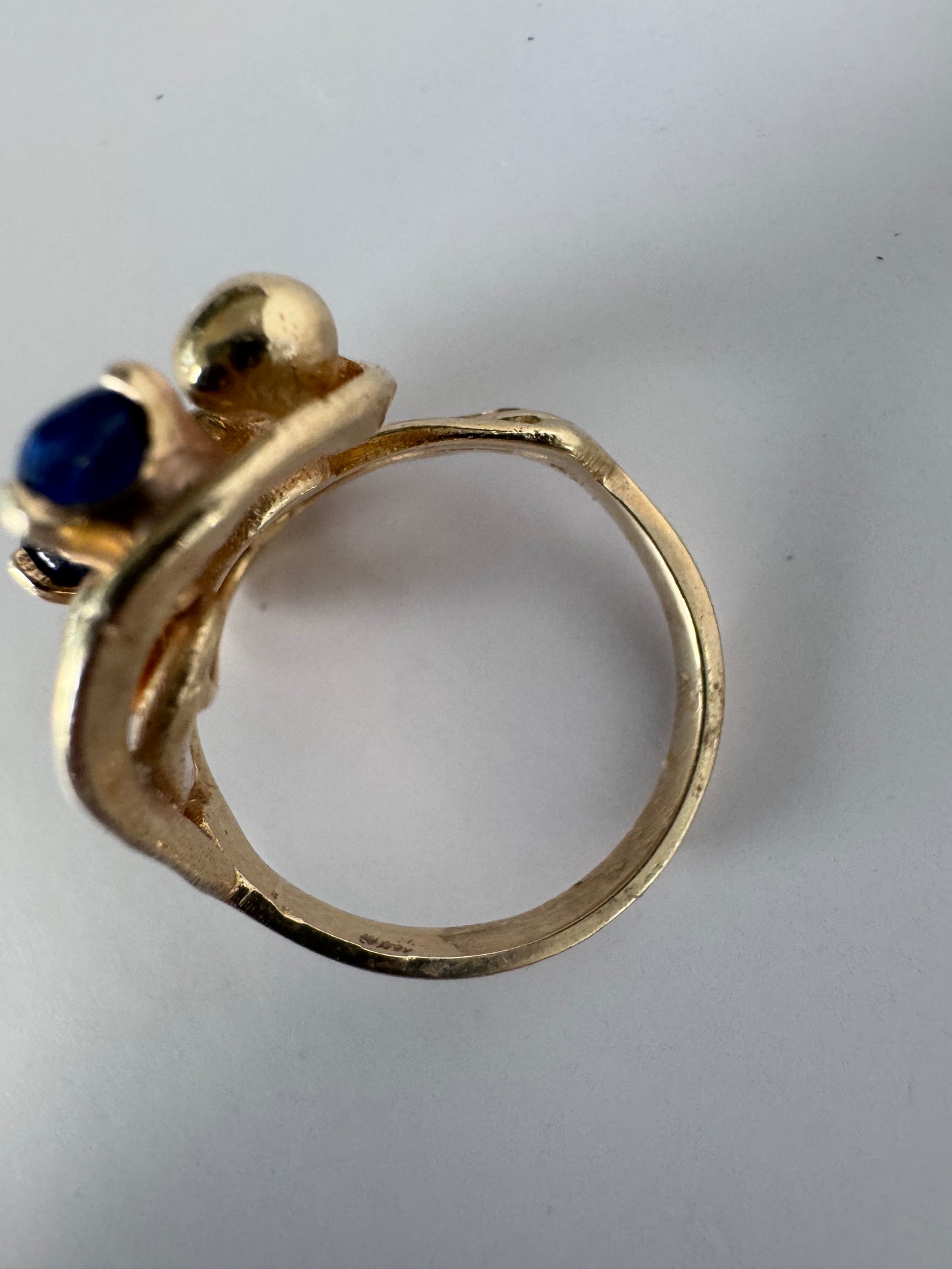 Estate 1970s Organic 14K Gold Sapphire Cabochon Ring Sculptural Flowing Design