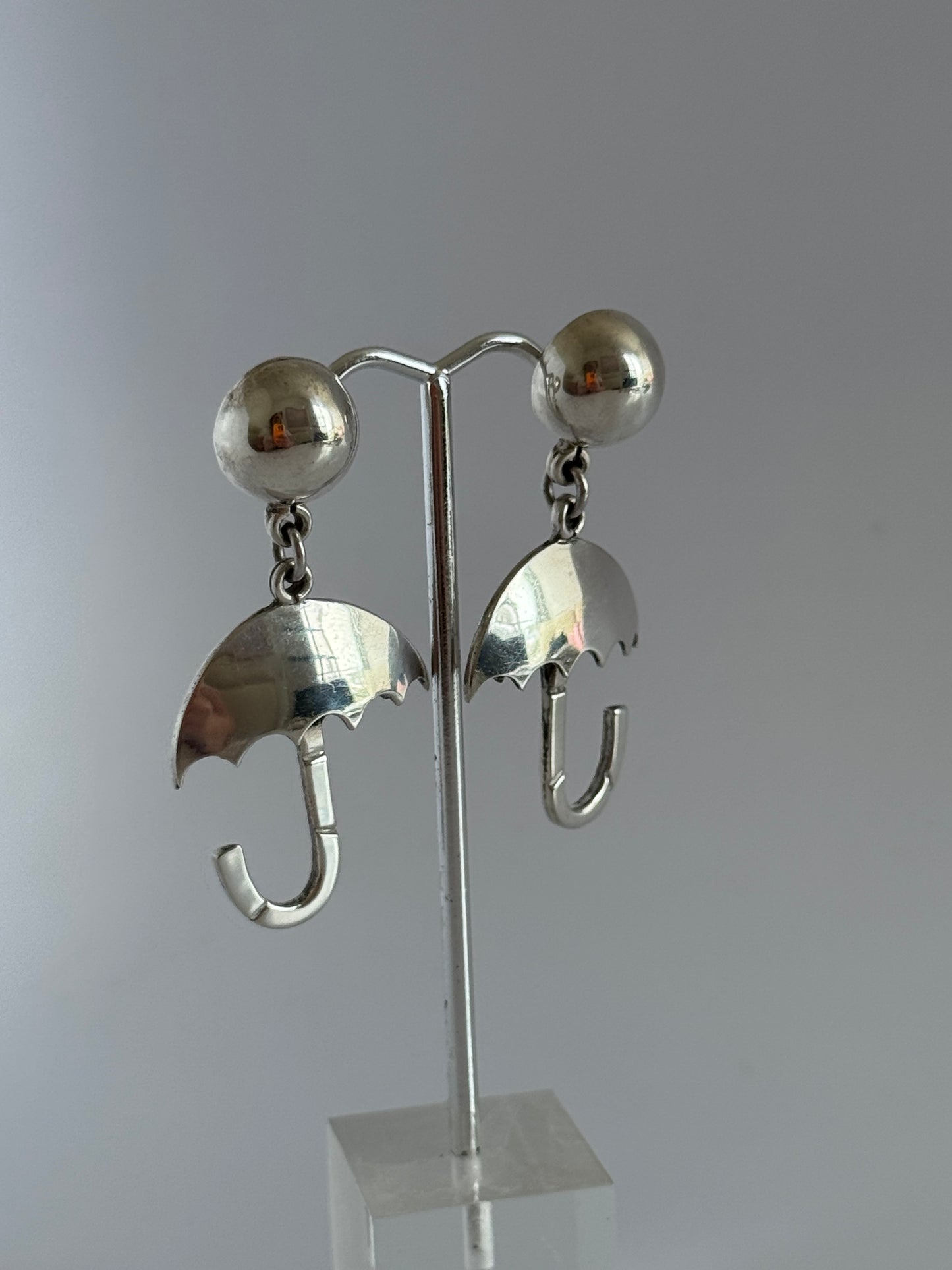 Estate Taxco Mexican sterling silver umbrella dangle earrings with scalloped edges, artist signed with T hallmark and 925 Mexico stamps