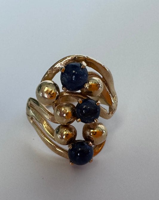 Estate 1970s organic 14K gold sapphire cabochon ring sculptural flowing design three blue stones
