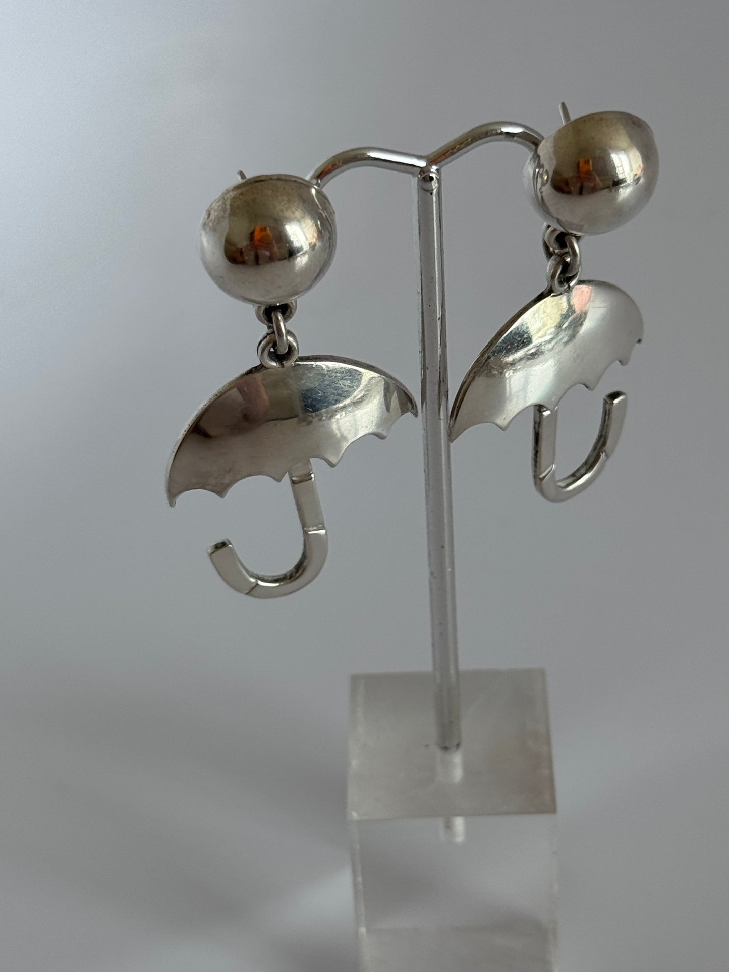 Estate Taxco Mexican sterling silver umbrella dangle earrings with scalloped edges, artist signed with T hallmark and 925 Mexico stamps