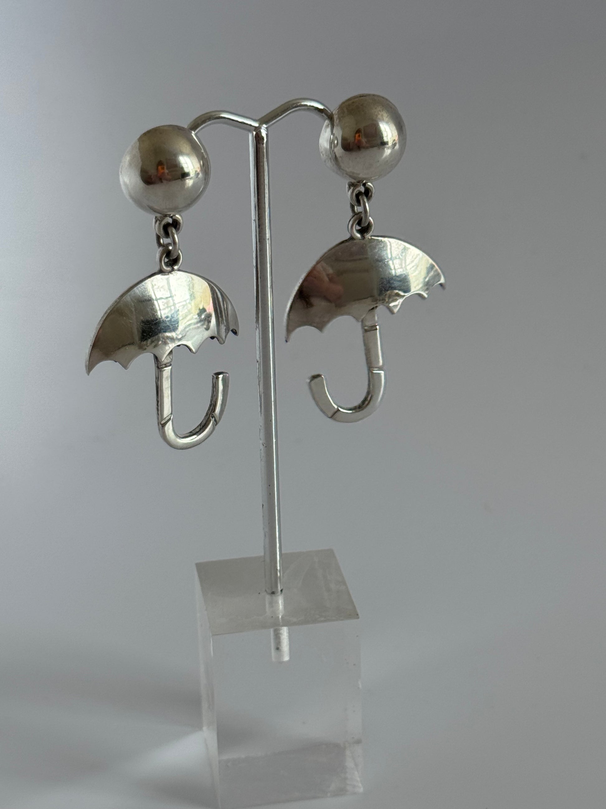 Estate Taxco Mexican sterling silver umbrella dangle earrings with scalloped edges, artist signed with T hallmark and 925 Mexico stamps