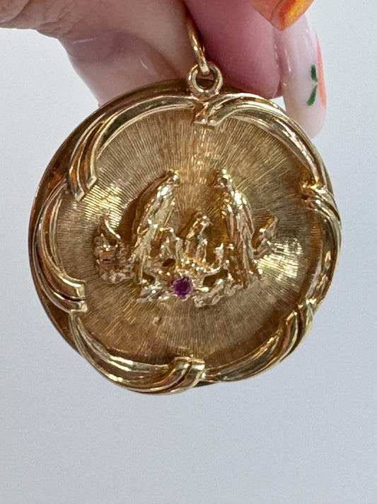 1950s 14K gold love birds medallion pendant with engine turned background and ruby accent, vintage romantic jewelry