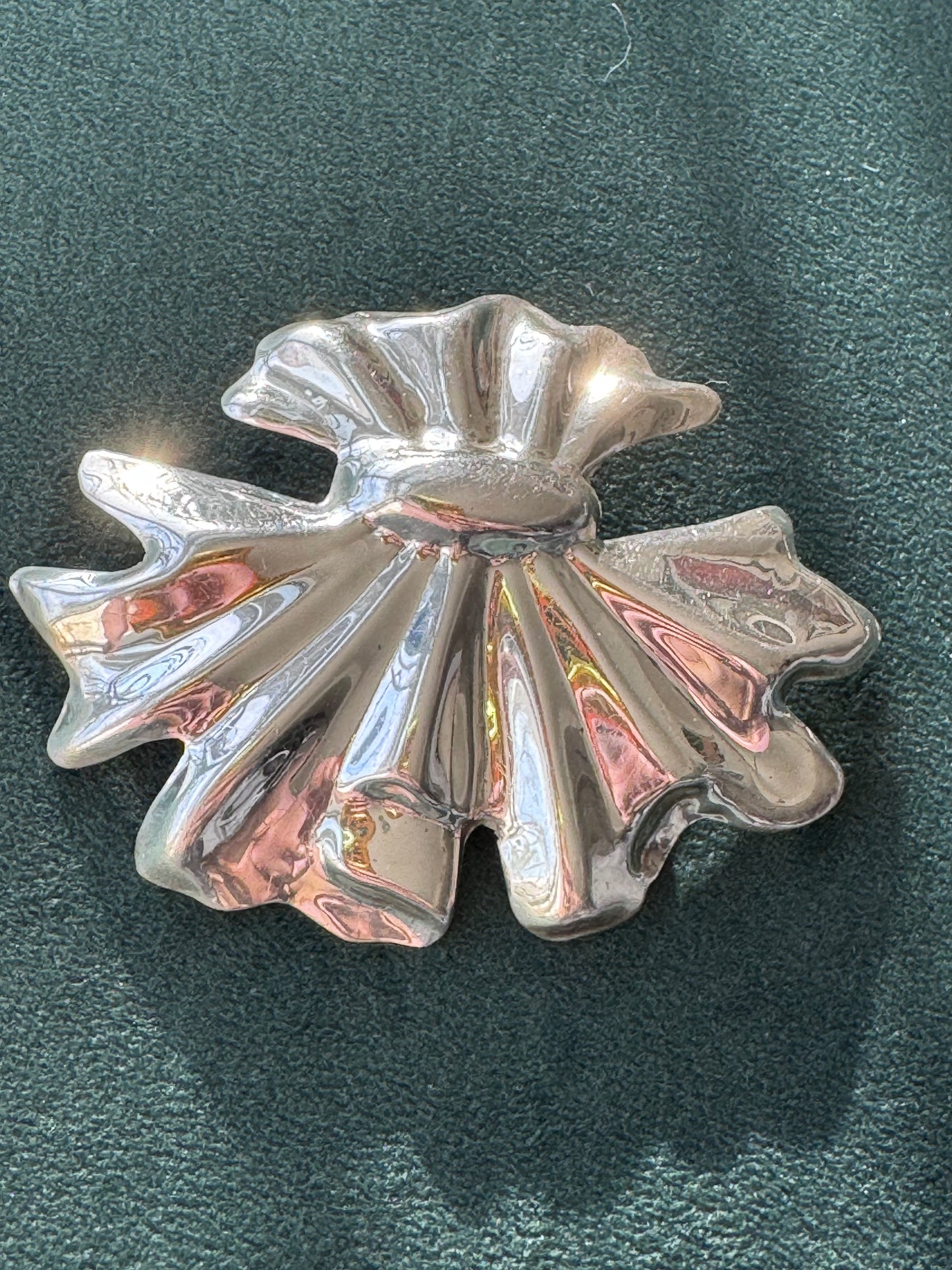 All Tied Up in Taxco: Vintage Sterling Silver Bow Brooch Pendant Empresa Mexico