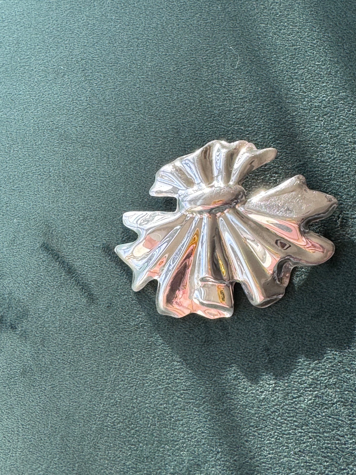 All Tied Up in Taxco: Vintage Sterling Silver Bow Brooch Pendant Empresa Mexico