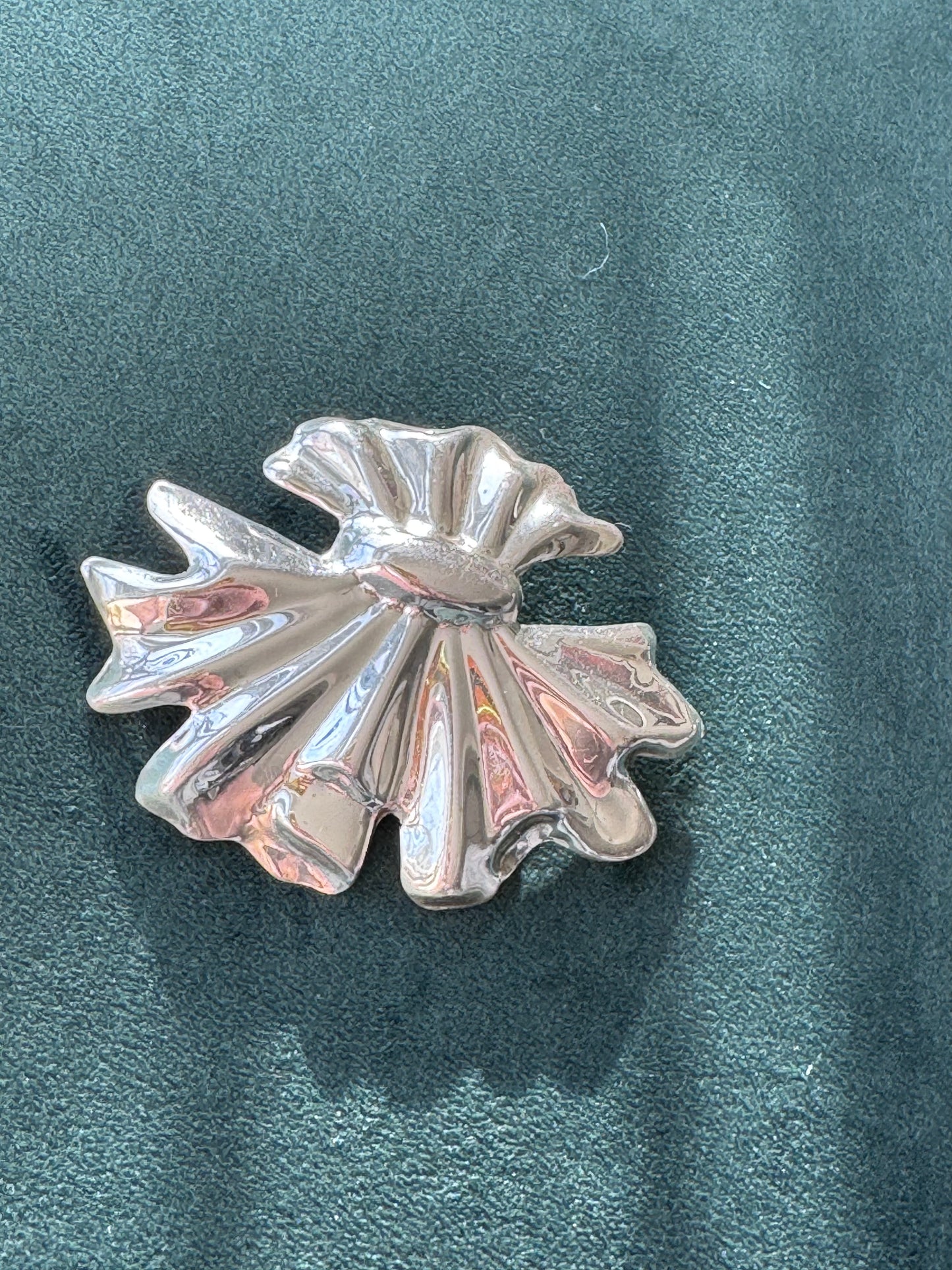 All Tied Up in Taxco: Vintage Sterling Silver Bow Brooch Pendant Empresa Mexico