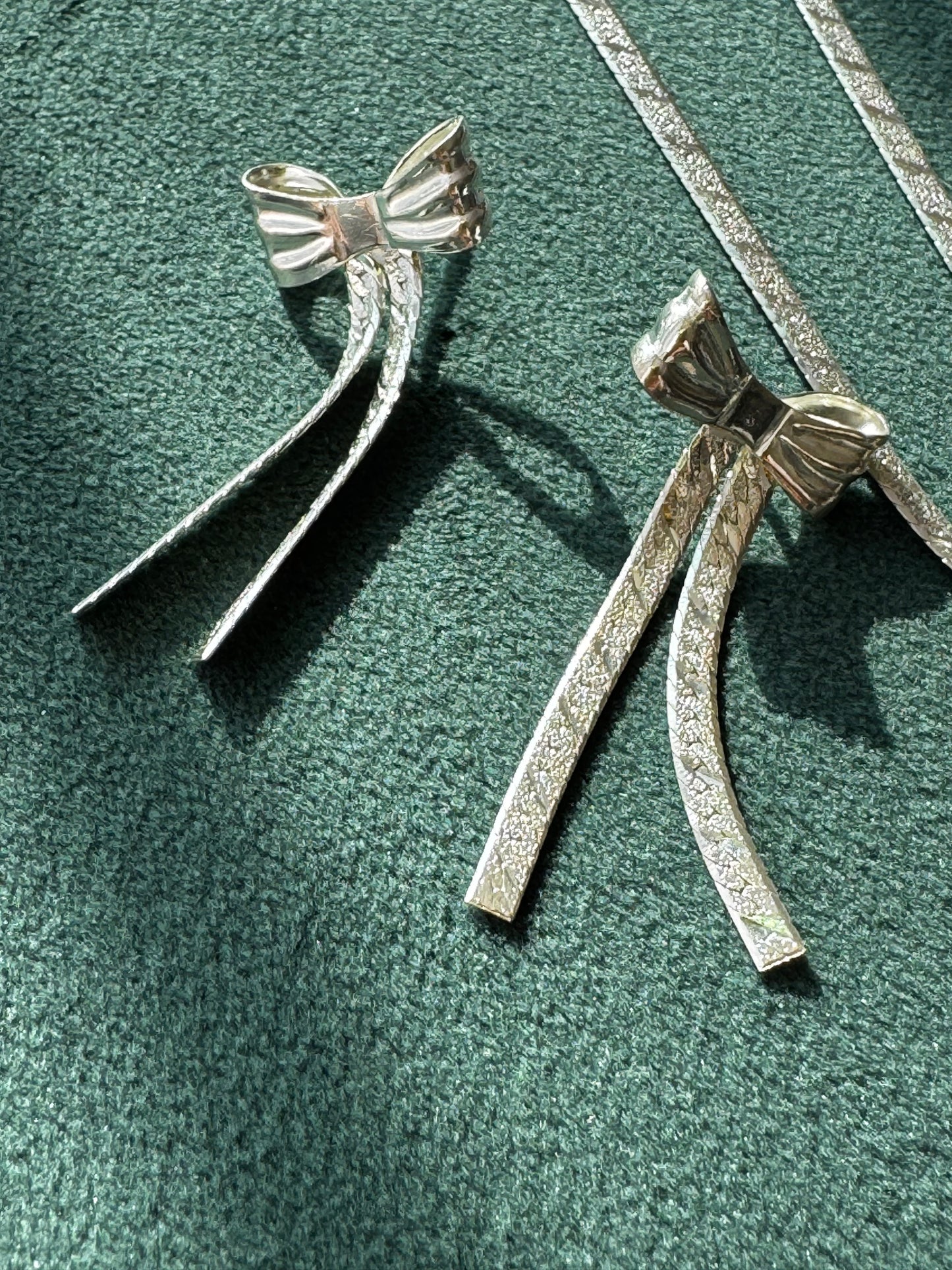 Estate Vintage Italian Sterling Silver Bow Necklace and Bracelet Set Textured Chain