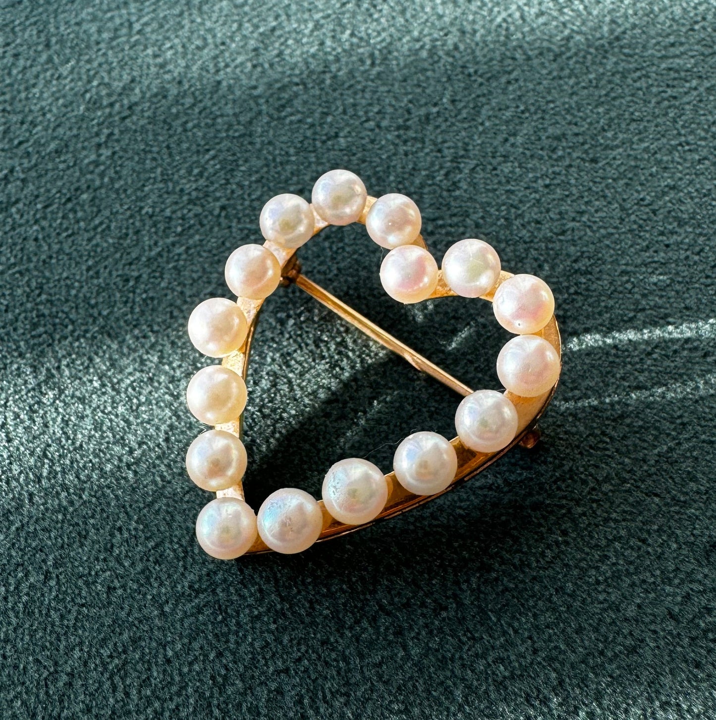 Vintage 14K yellow gold heart brooch with sixteen cultured pearls
