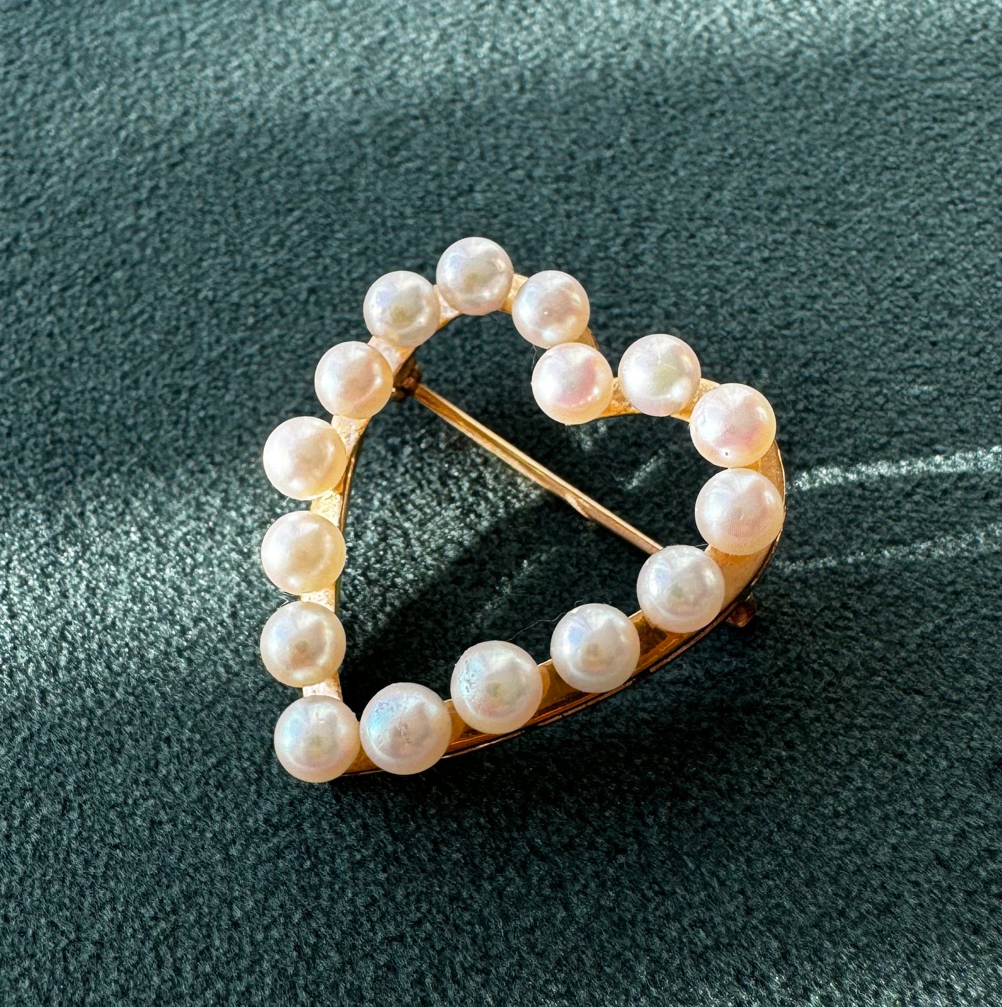 Vintage 14K yellow gold heart brooch with sixteen cultured pearls

