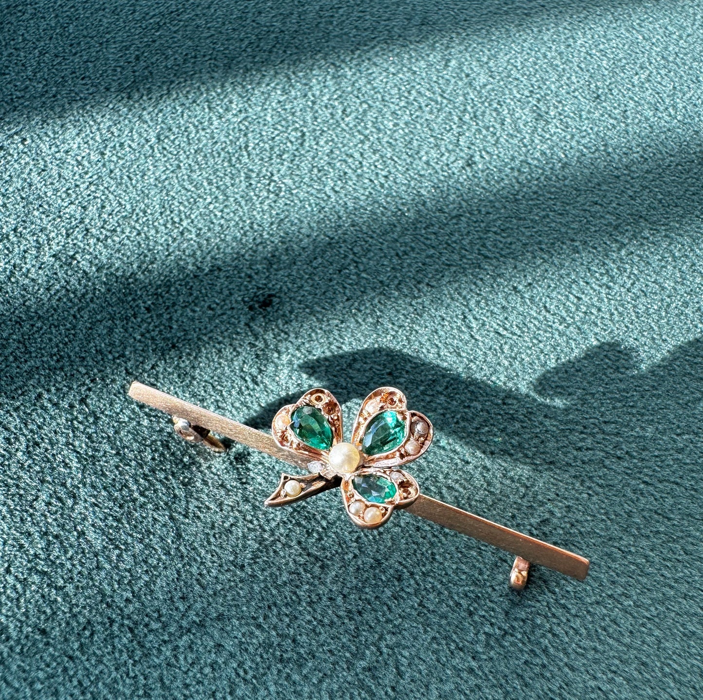 Estate Antique 14K Gold Four Leaf Clover Bar Pin with Emeralds and Pearl