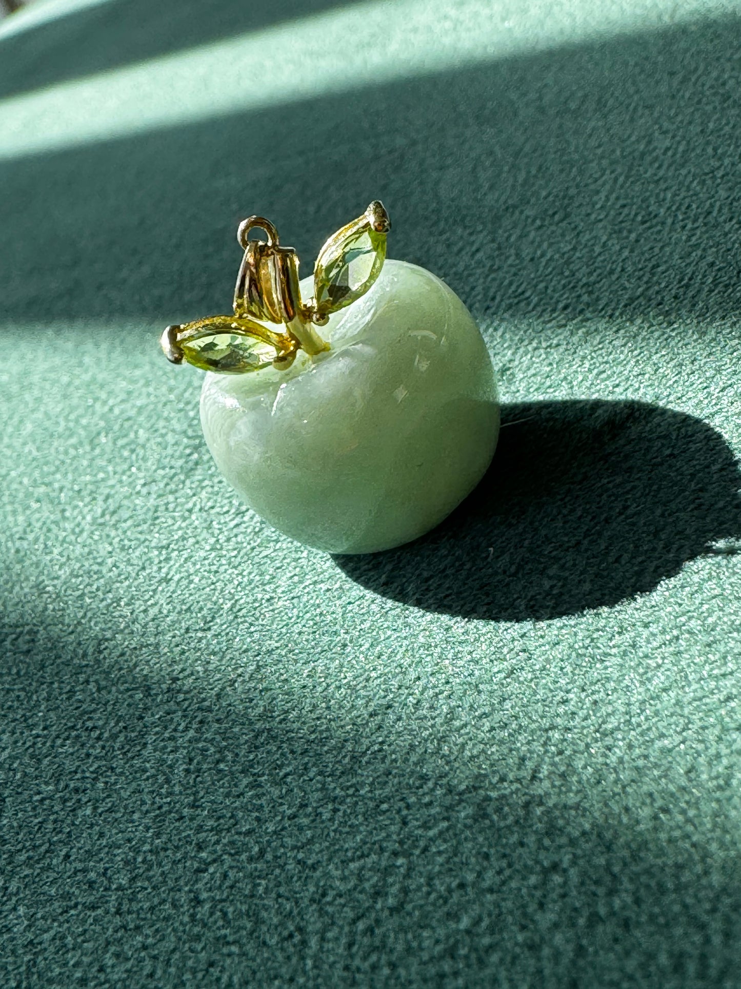 Estate Carved Green Jade Apple Pendant 10K Gold Peridot Leaves Fruit Charm Garden Lover Gift
