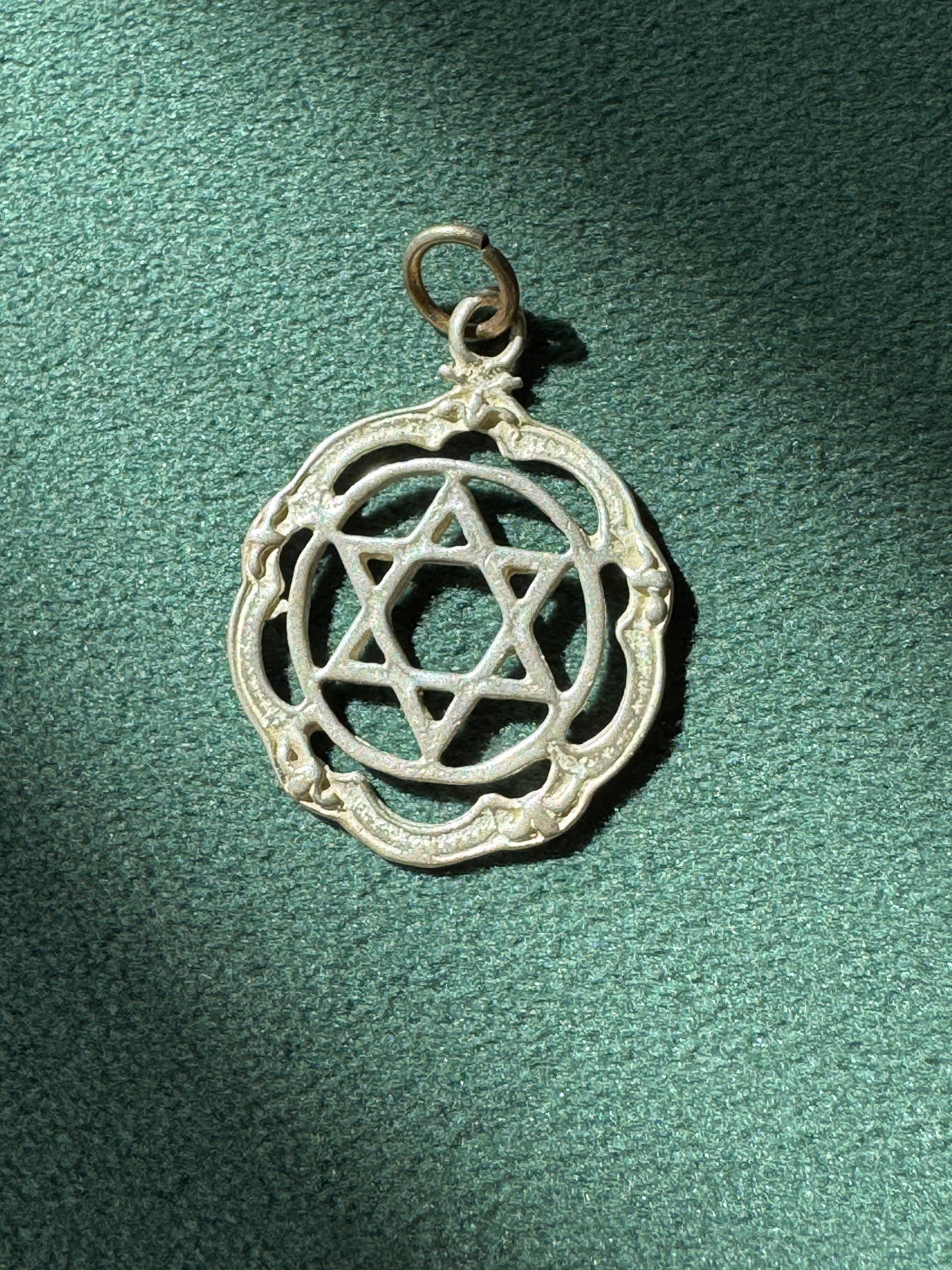 Vintage Sterling Silver Open Cutwork Star of David Circular Frame Pendant Judaica Pendant
