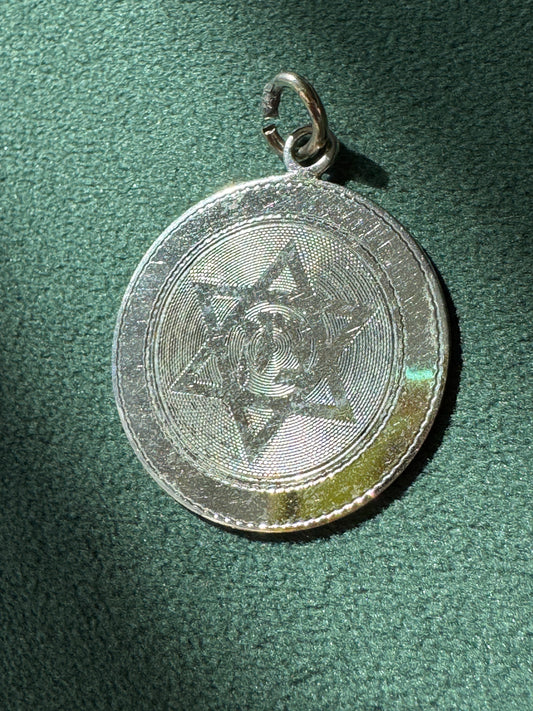Vintage Sterling Silver Engraved Star of David Round Medallion Pendant Judaica Statement Necklace