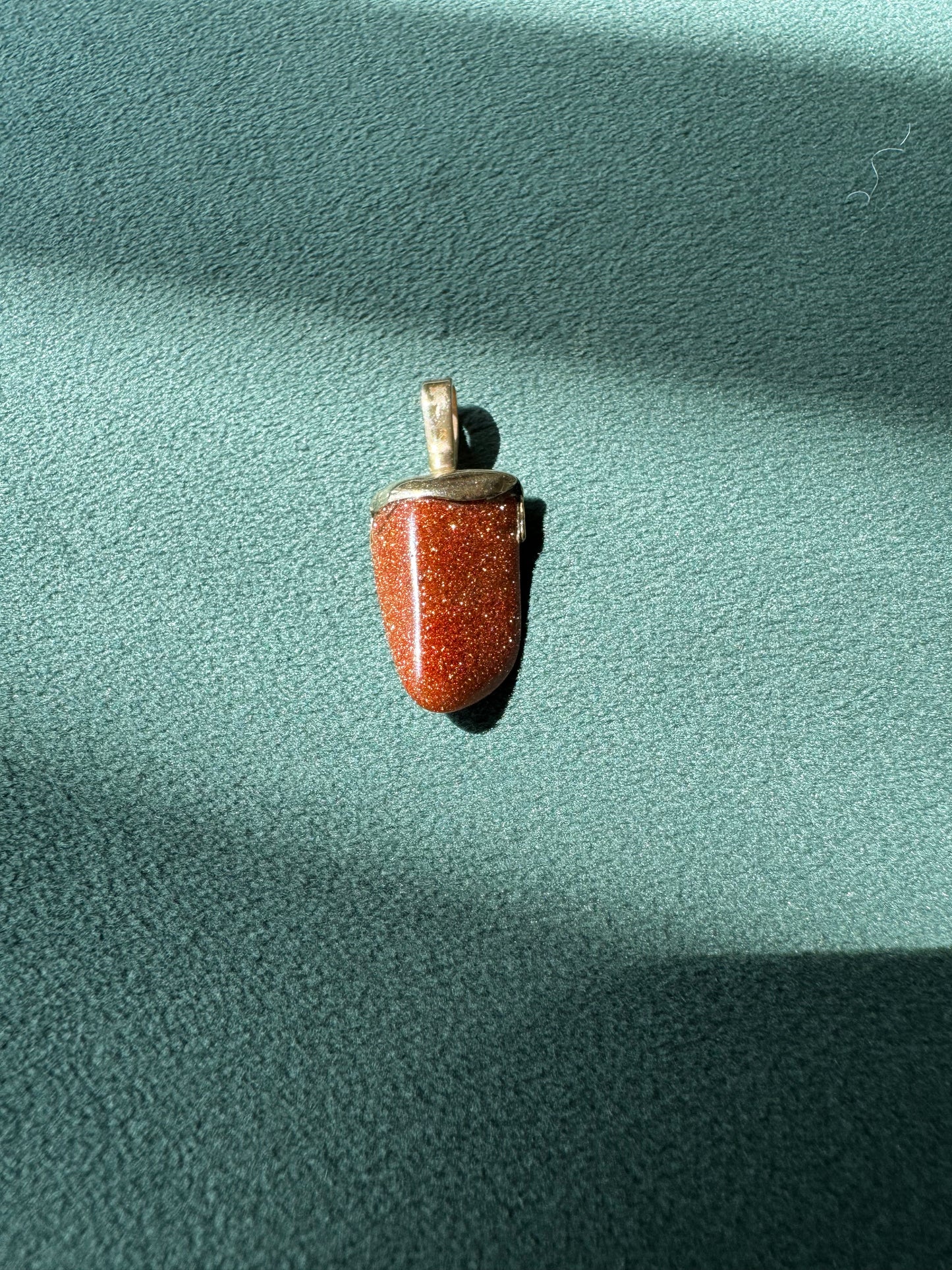 Estate Goldstone 14K Gold Cap Pendant Looks Like a Flame Looks Like a Tongue Either Way It Glitters