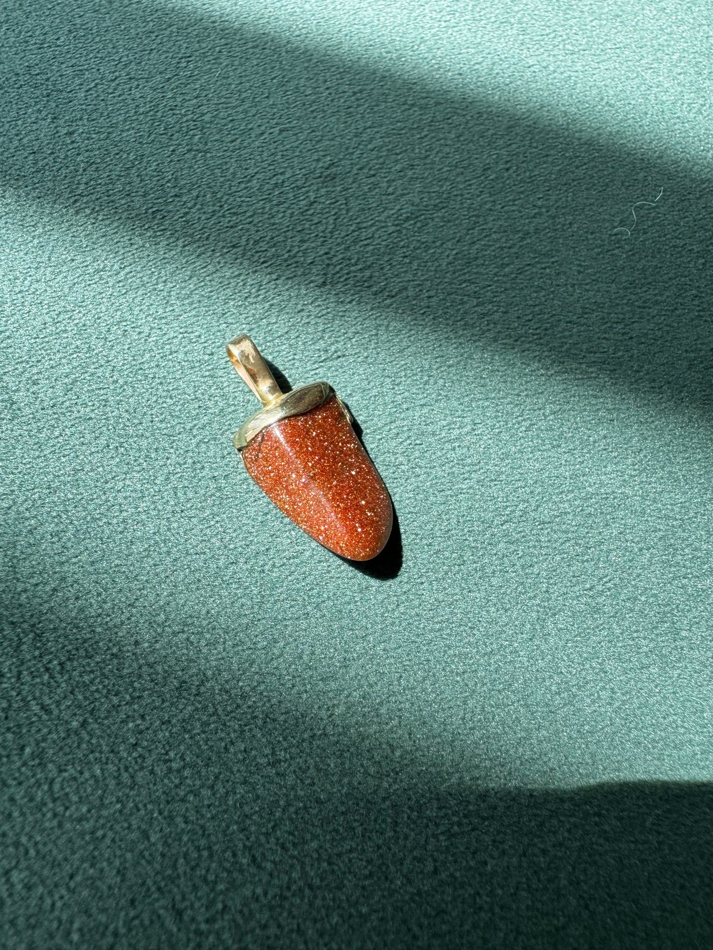 Estate Goldstone 14K Gold Cap Pendant Looks Like a Flame Looks Like a Tongue Either Way It Glitters