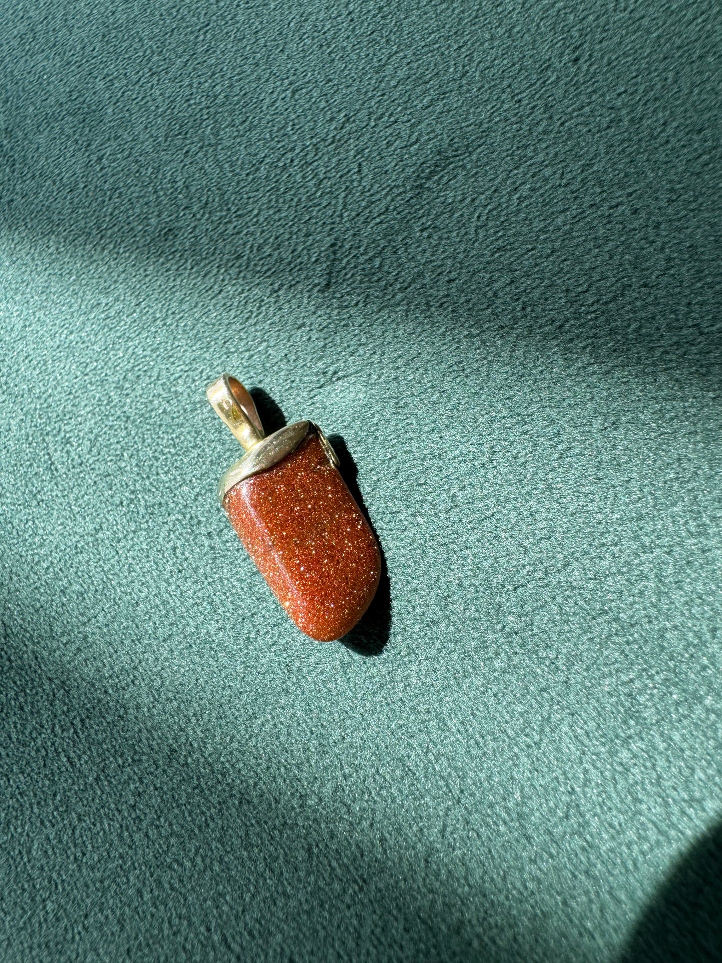 Estate Goldstone 14K Gold Cap Pendant Looks Like a Flame Looks Like a Tongue Either Way It Glitters