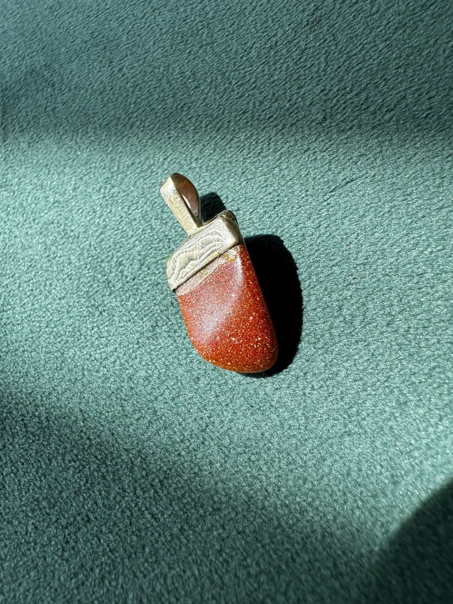 Estate Goldstone 14K Gold Cap Pendant Looks Like a Flame Looks Like a Tongue Either Way It Glitters