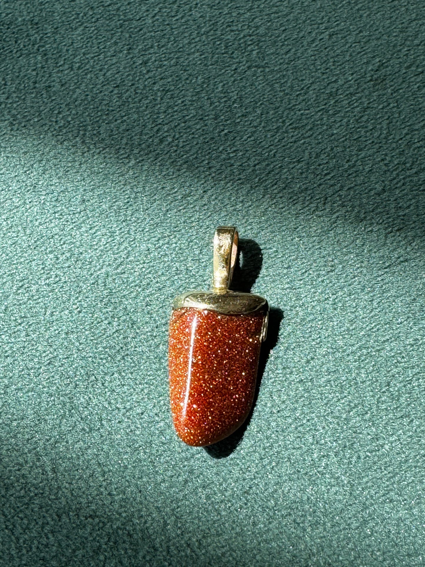 Estate Goldstone 14K Gold Cap Pendant Looks Like a Flame Looks Like a Tongue Either Way It Glitters