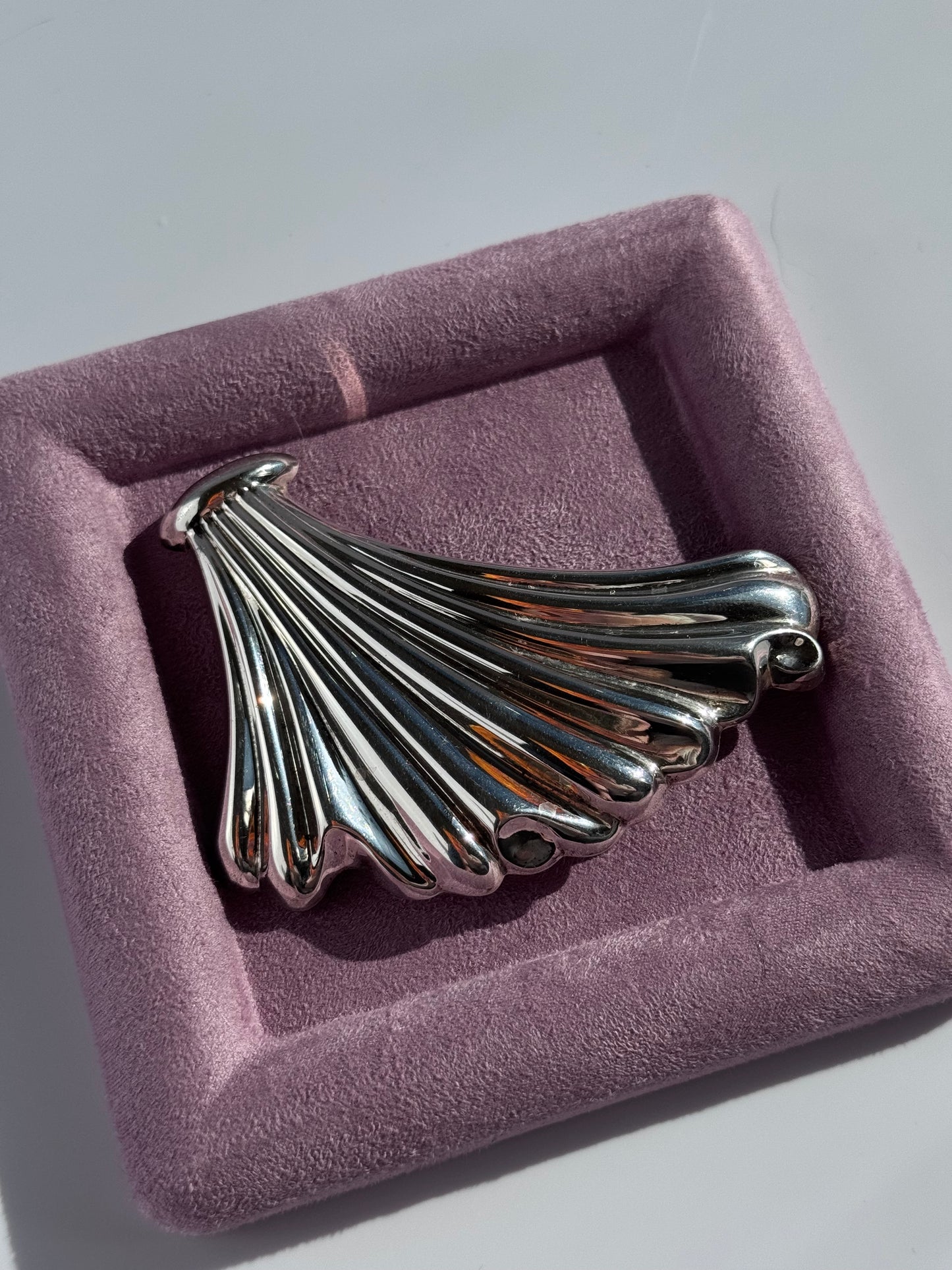 Estate vintage Jondell sterling silver large ribbed shell brooch pendant with fan-like sculptural modernist design from Spain/Mexico period