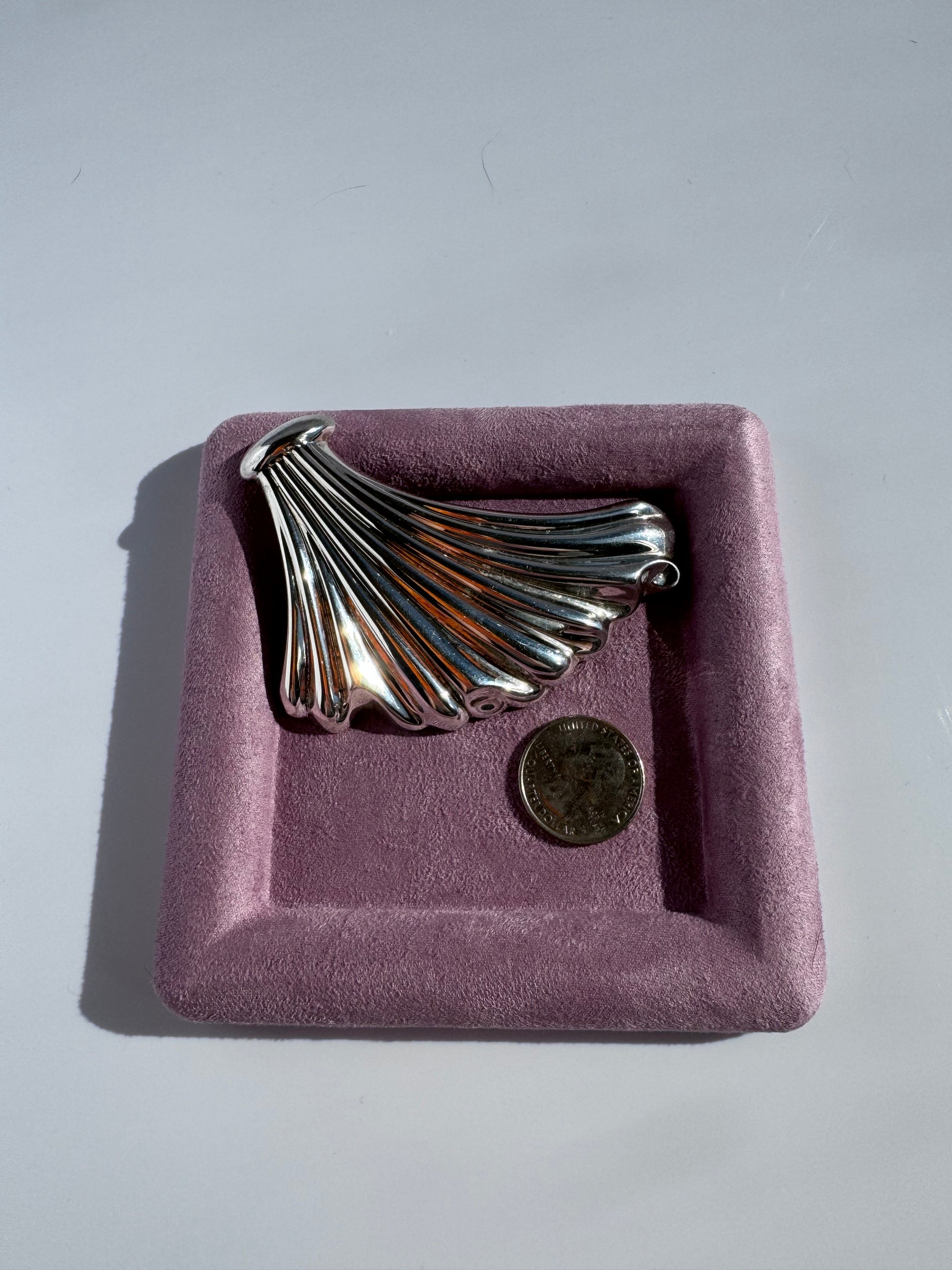 Estate vintage Jondell sterling silver large ribbed shell brooch pendant with fan-like sculptural modernist design from Spain/Mexico period