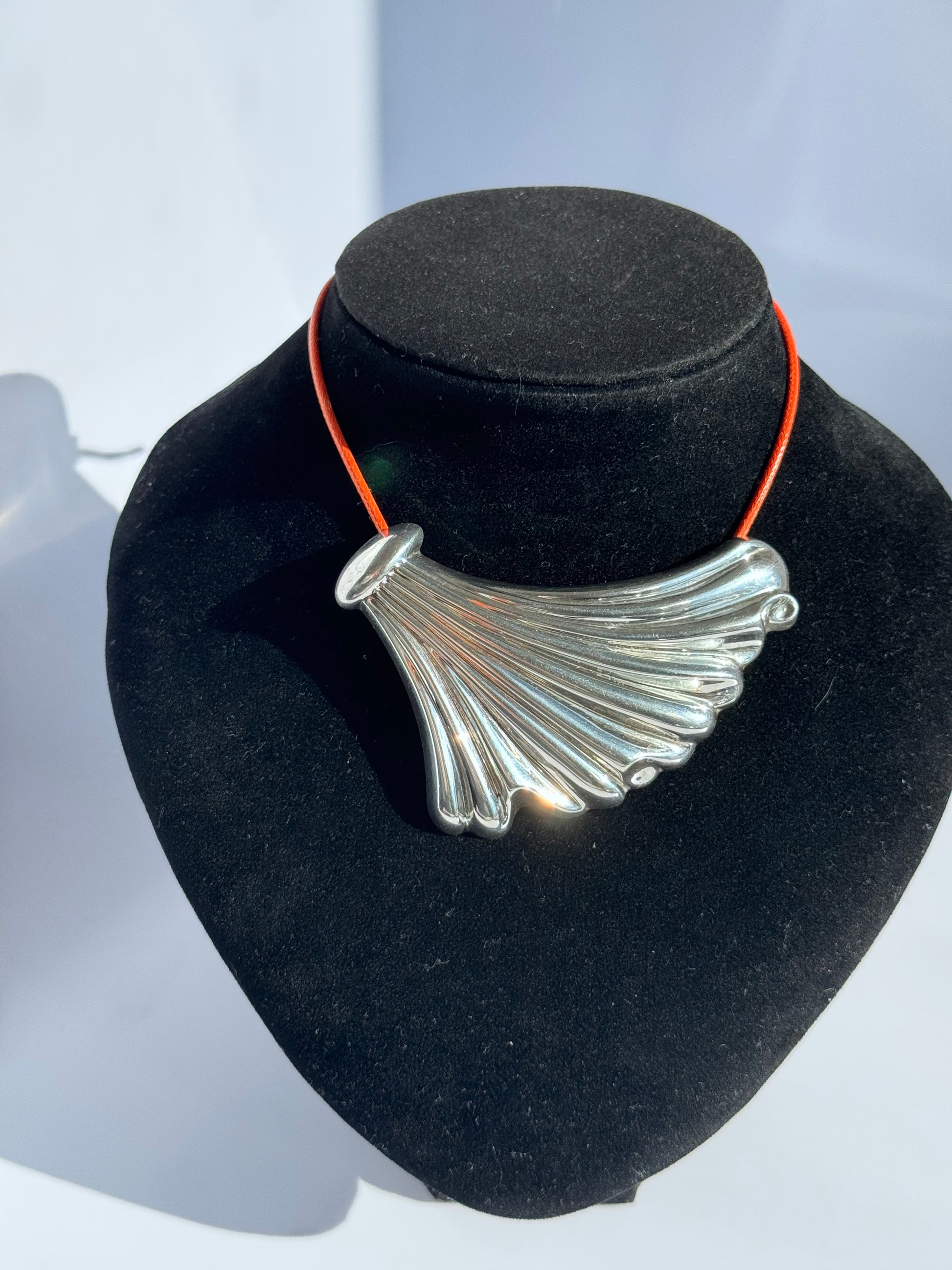 Estate vintage Jondell sterling silver large ribbed shell brooch pendant with fan-like sculptural modernist design from Spain/Mexico period