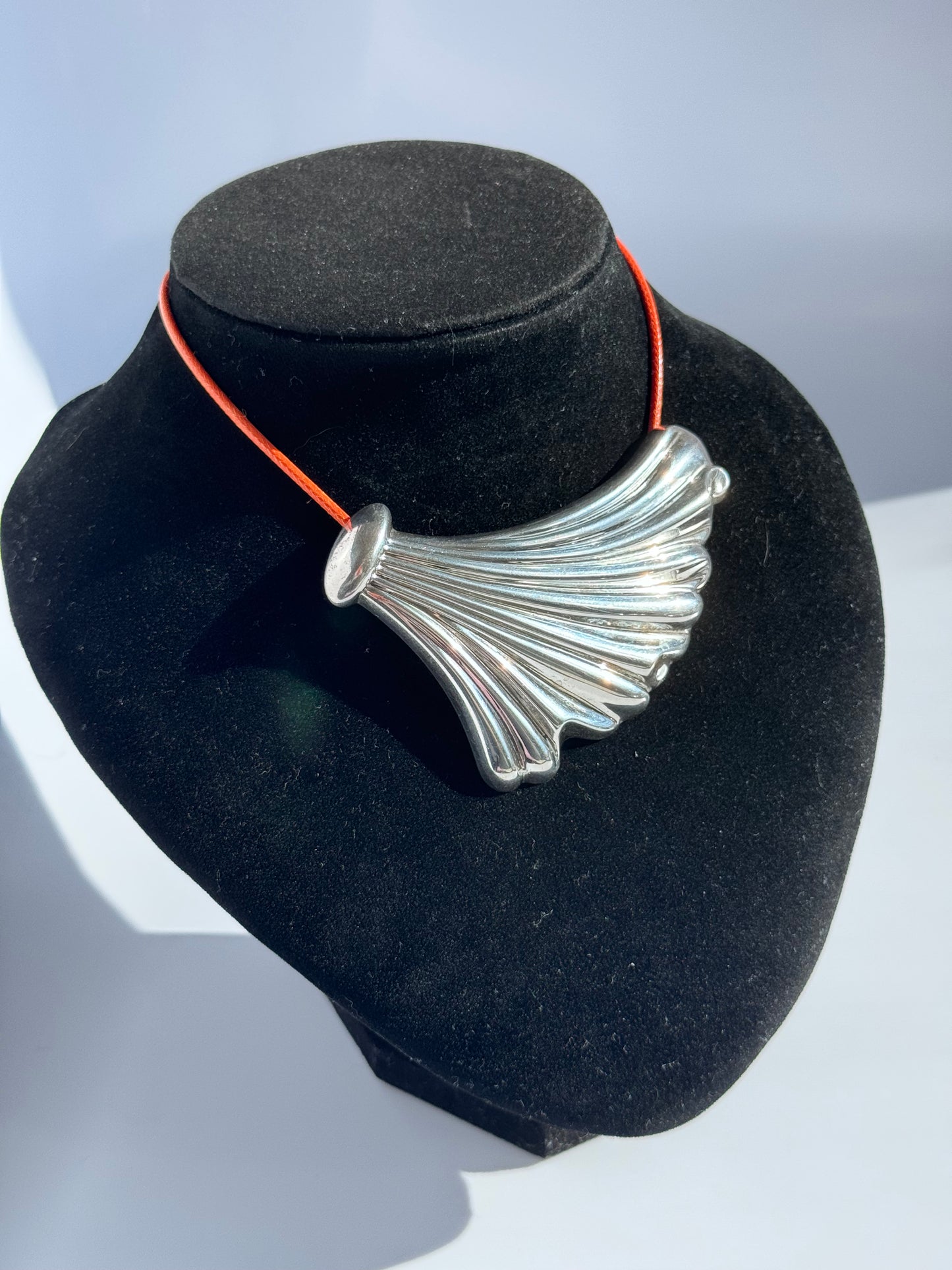 Estate vintage Jondell sterling silver large ribbed shell brooch pendant with fan-like sculptural modernist design from Spain/Mexico period