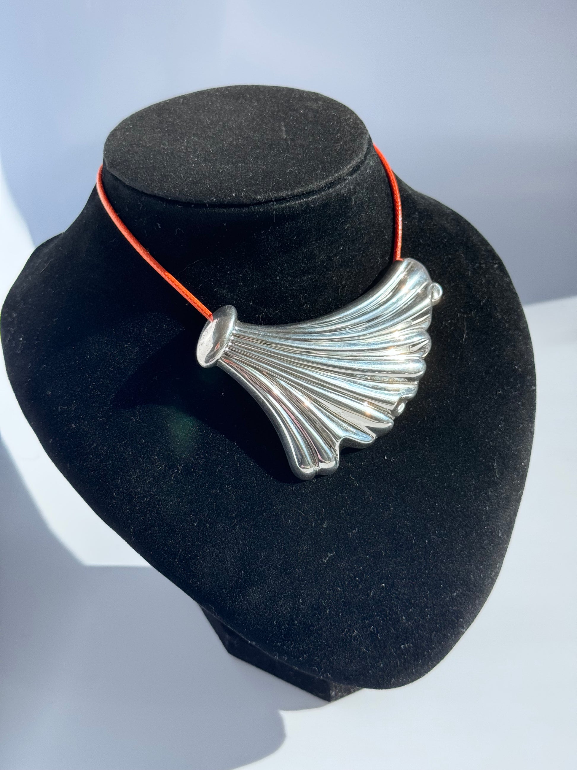 Estate vintage Jondell sterling silver large ribbed shell brooch pendant with fan-like sculptural modernist design from Spain/Mexico period