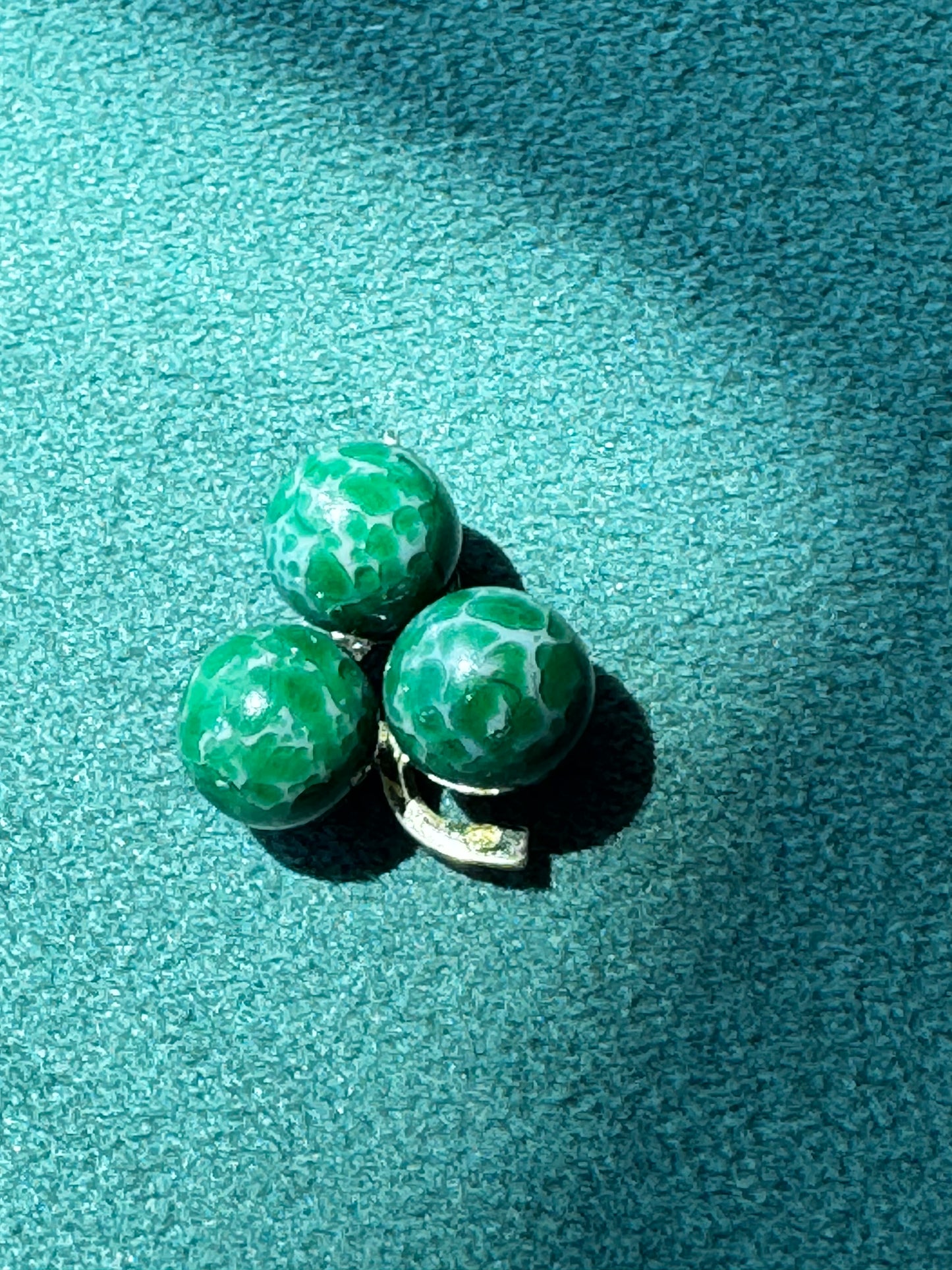 Vintage 12K Gold Green Stone Trefoil Clover Cluster Pendant Three Cabochon Cup Setting Irish Style Estate Jewelry
