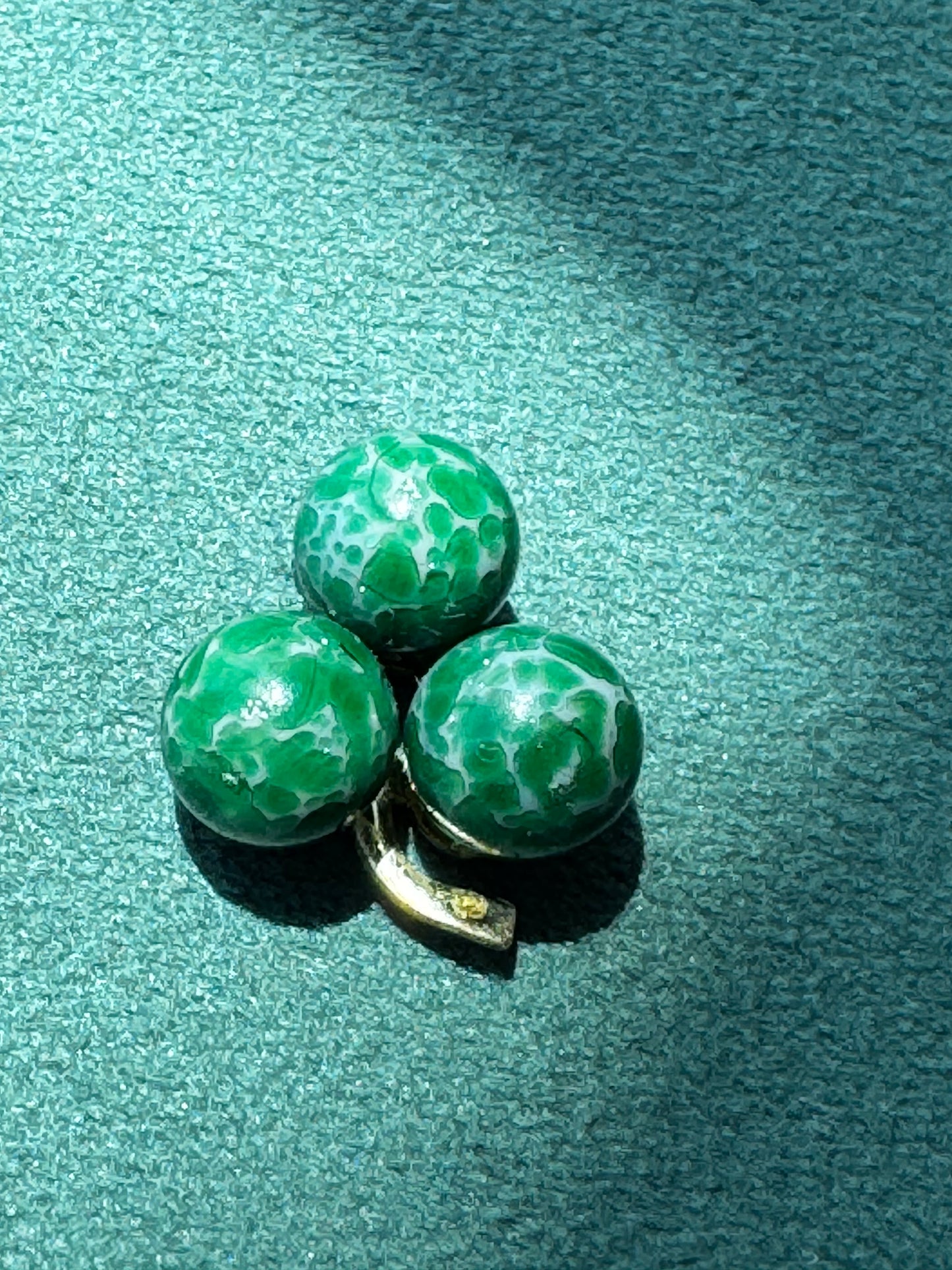 Vintage 12K Gold Green Stone Trefoil Clover Cluster Pendant Three Cabochon Cup Setting Irish Style Estate Jewelry