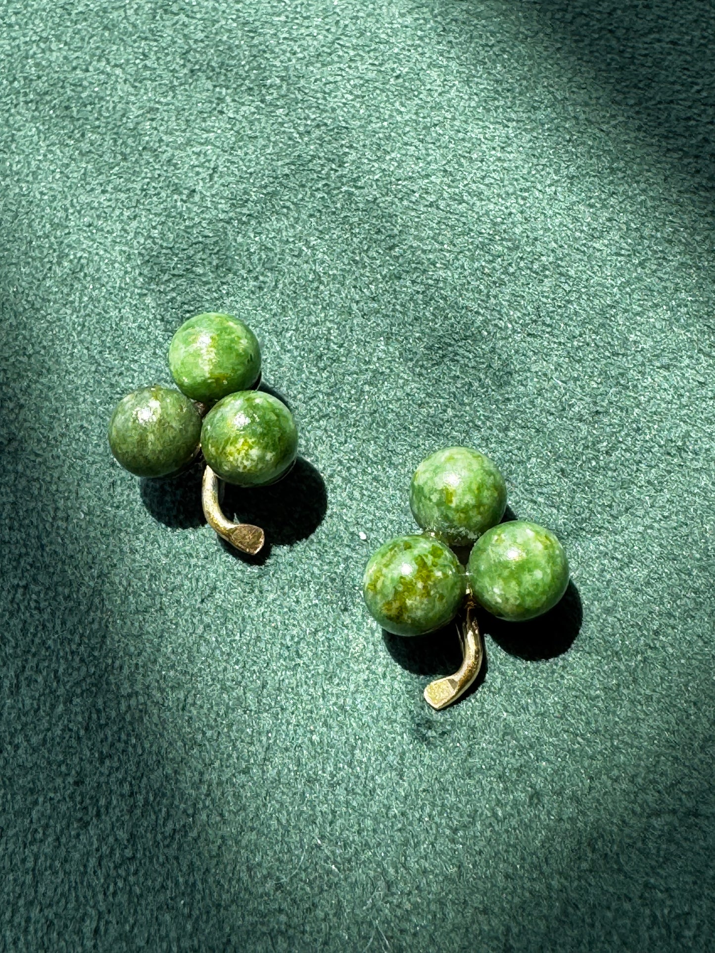 Estate Vintage 14K Gold Connemara Marble Trefoil Clover Stud Earrings Irish Gemstone Shamrock Cabochon