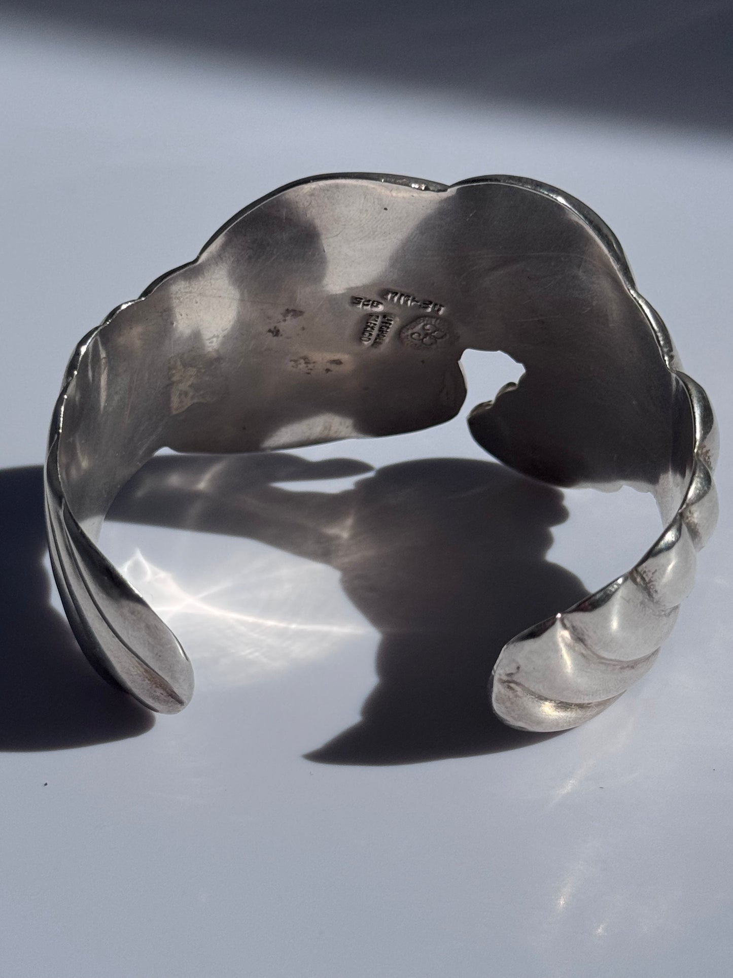 Estate vintage Los Ballesteros sterling silver abstract conch shell cuff bracelet from Taxco Mexico with sculptural modernist design