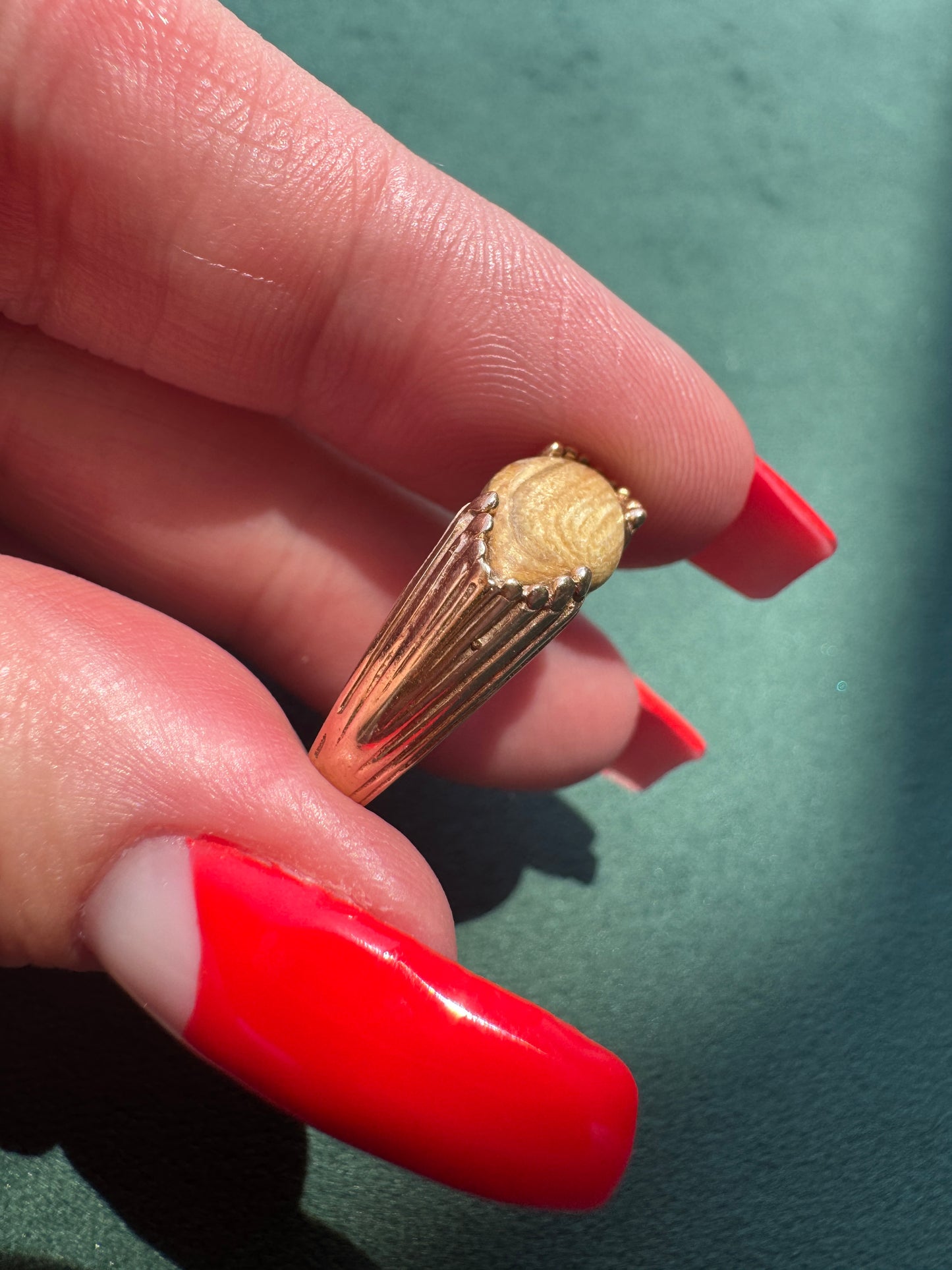 Estate 14K Yellow Gold Modernist Wood Marquise Cabochon Ring Beaded Bezel Fluted Shank Size 5 Sizable