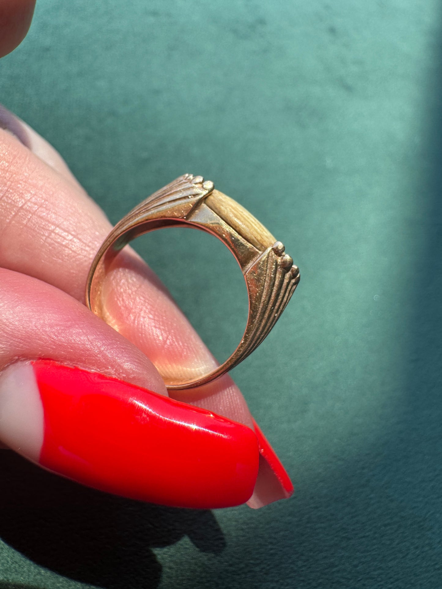 Estate 14K Yellow Gold Modernist Wood Marquise Cabochon Ring Beaded Bezel Fluted Shank Size 5 Sizable