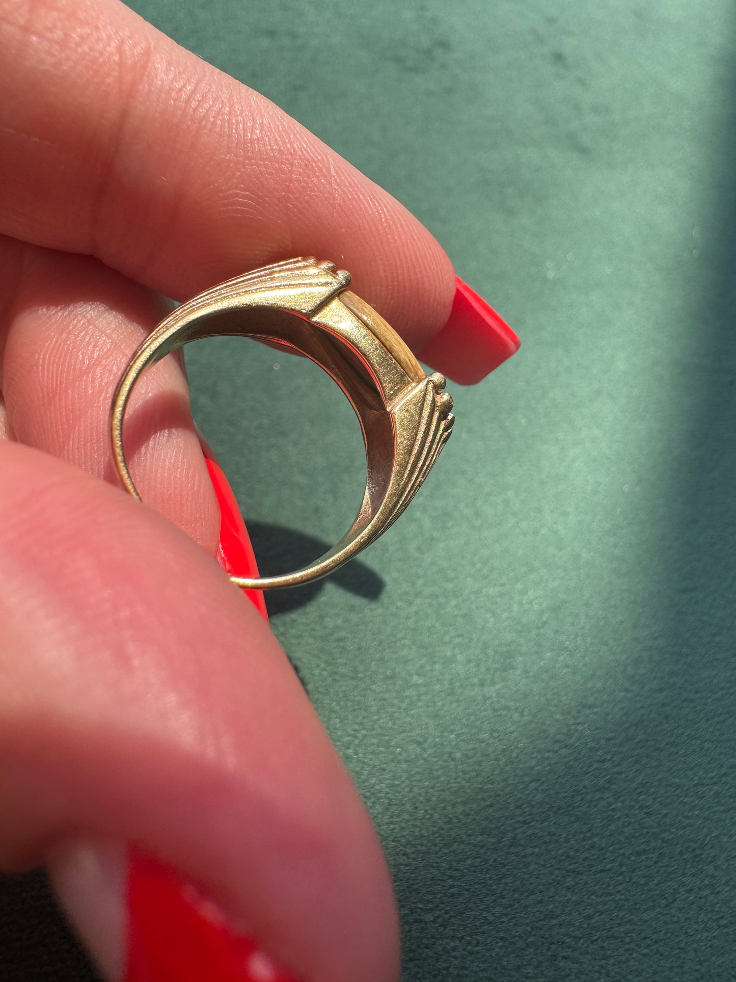 Estate 14K Yellow Gold Modernist Wood Marquise Cabochon Ring Beaded Bezel Fluted Shank Size 5 Sizable