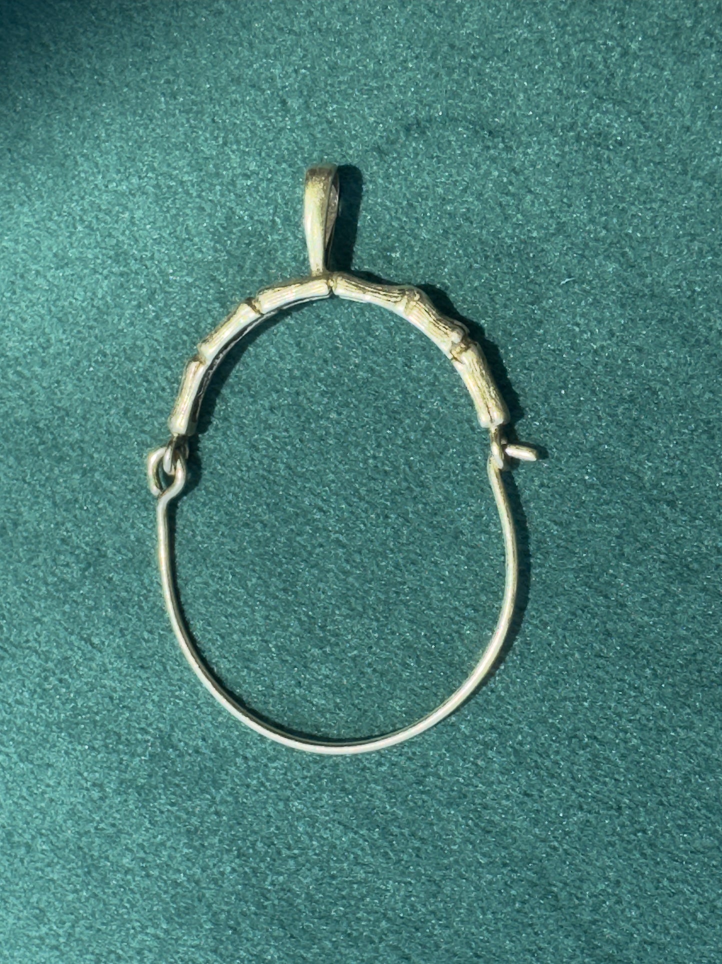 Estate 10K Yellow Gold Bamboo Motif Oval Charm Holder Pendant Y2K Era