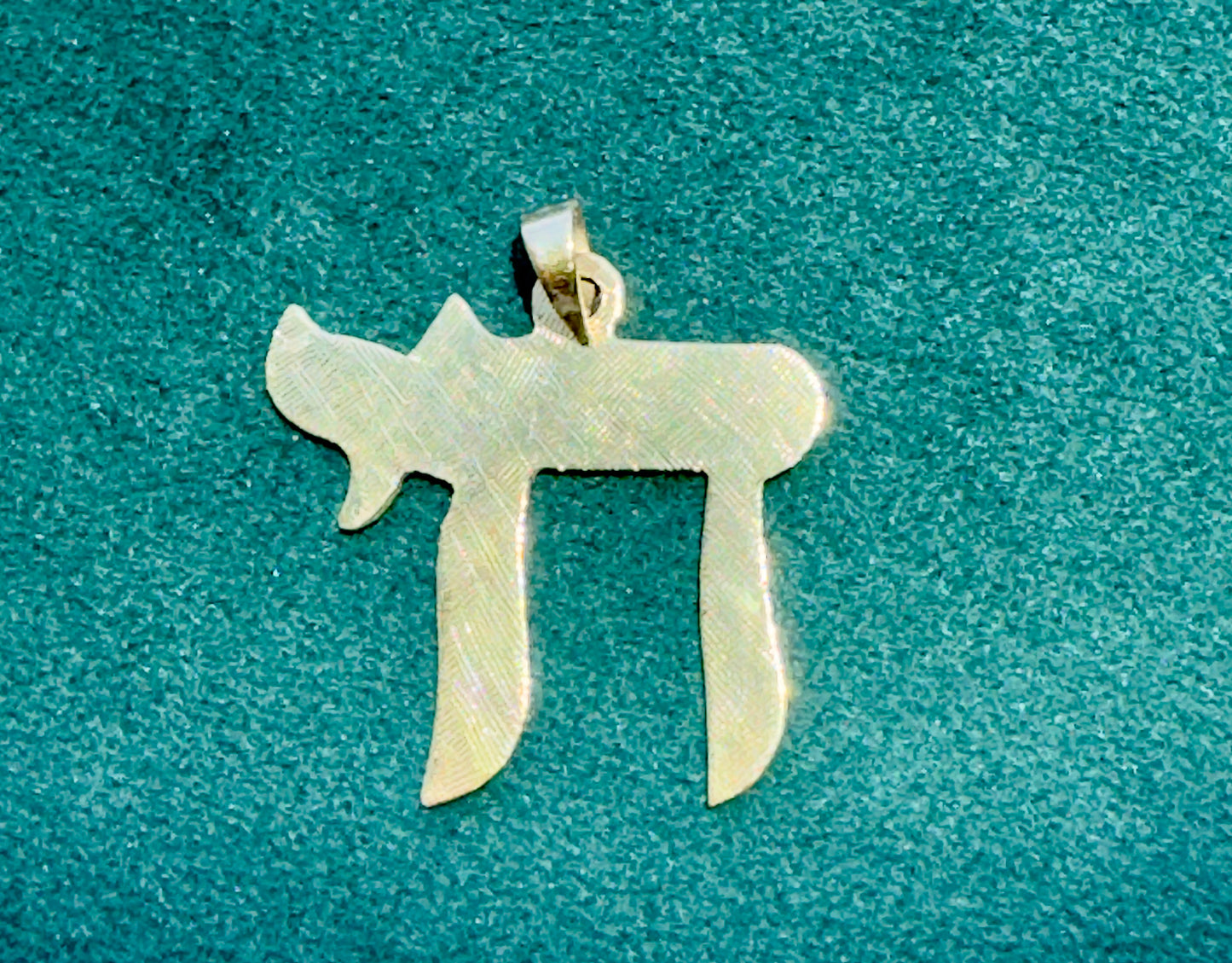 Vintage 14K Yellow Gold Hebrew Chai Symbol Pendant Charm Jewish Jewelry Gift