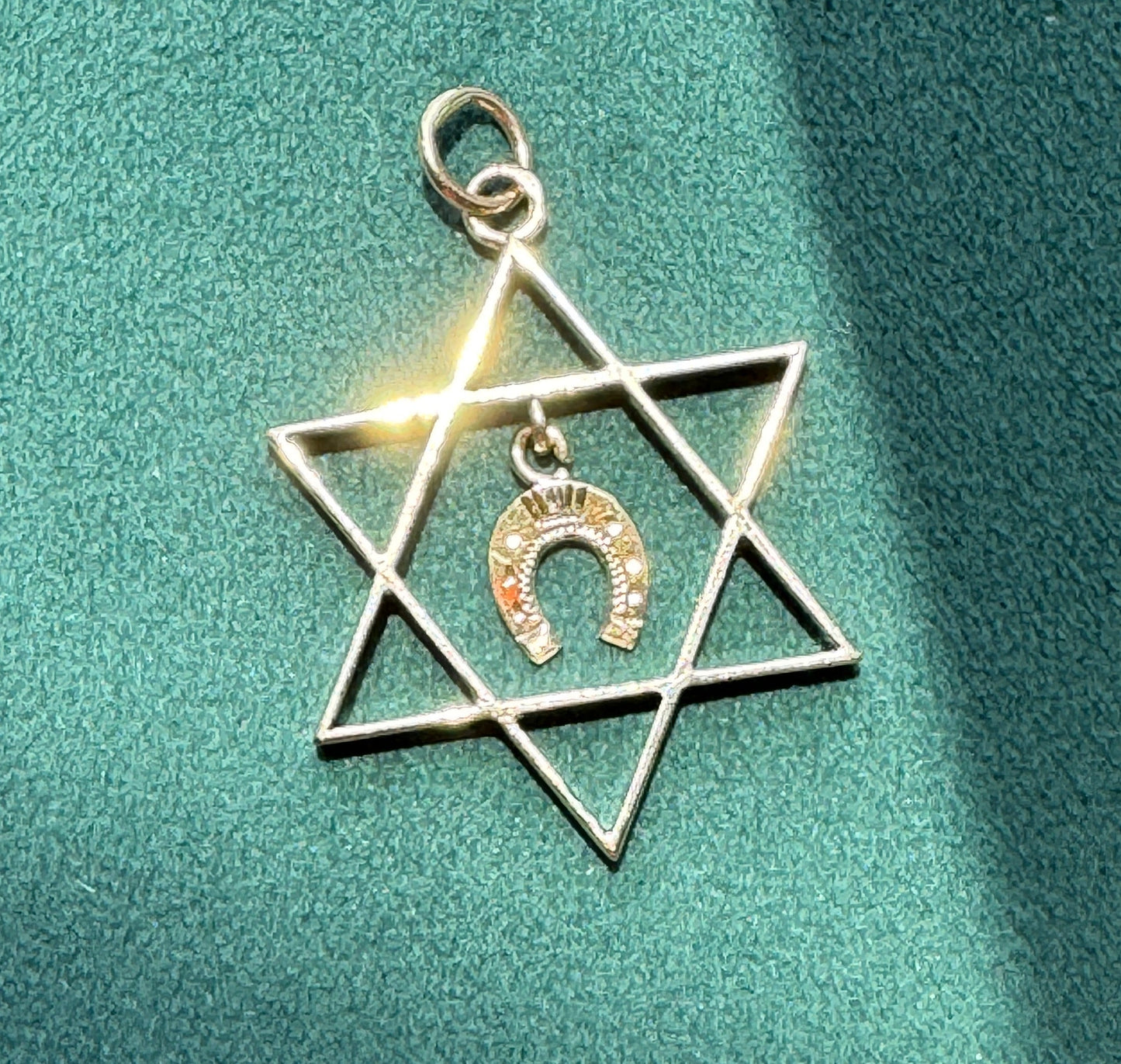 Estate 14K Gold Large Star of David Pendant With Dangling Lucky Horseshoe Charm Judaica Meets Good Fortune